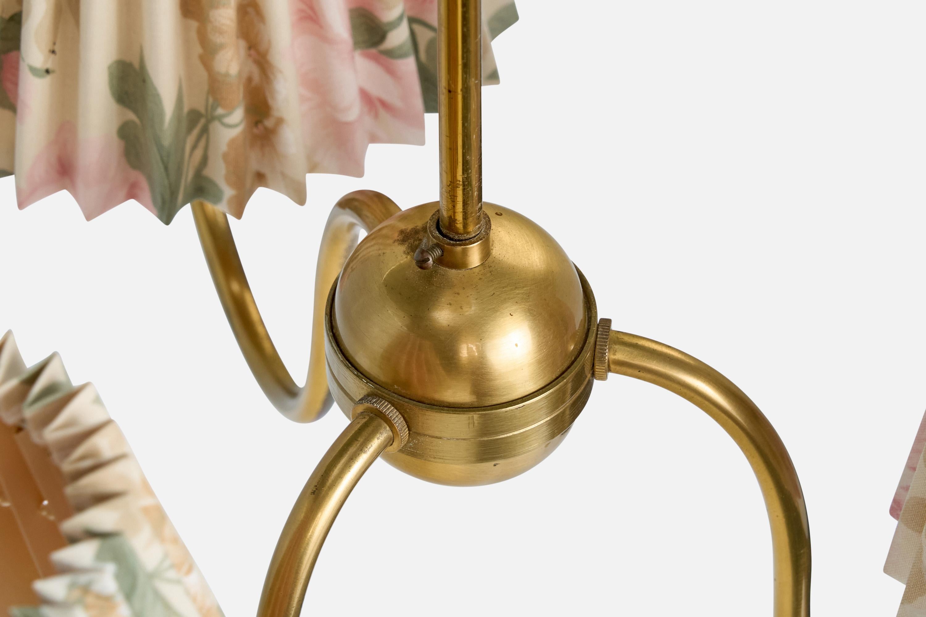 Lustre de créateur suédois, en laiton et tissu, Suède, années 1940 en vente 2