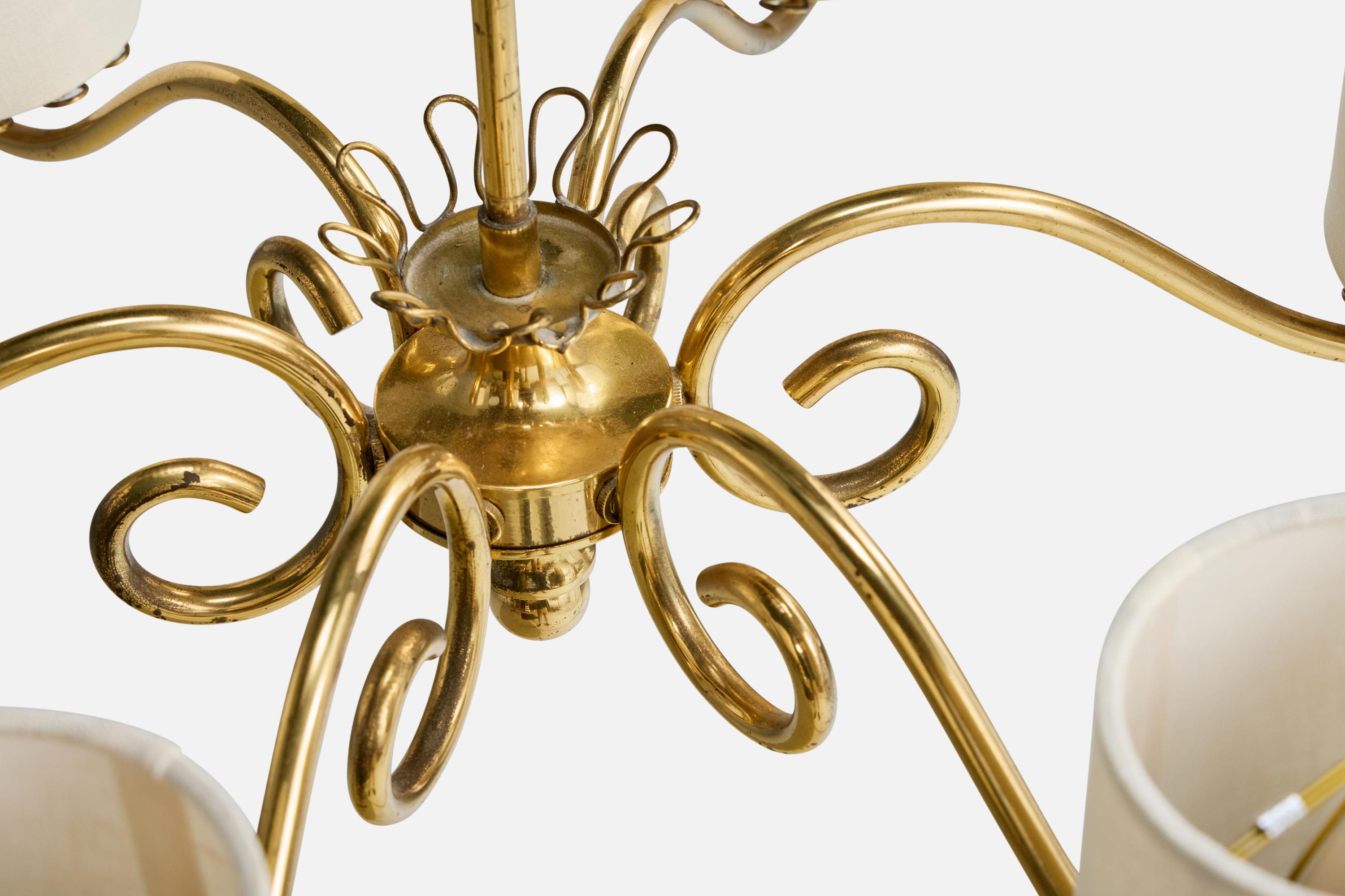 Diseñador sueco, lámpara de araña, latón, tela, Suecia, años 1950 en venta 1