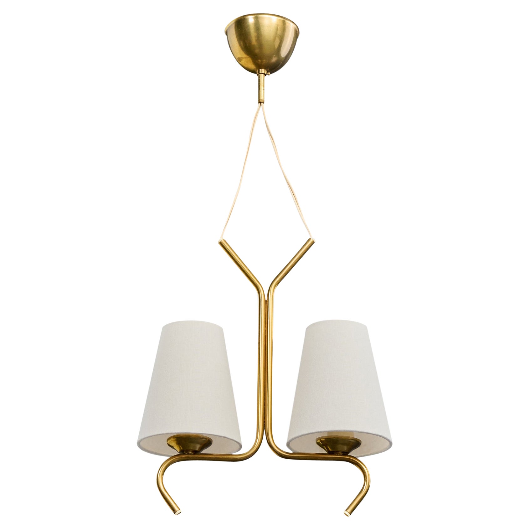 Lustre de créateur suédois, en laiton et tissu, Suède, années 1950 en vente
