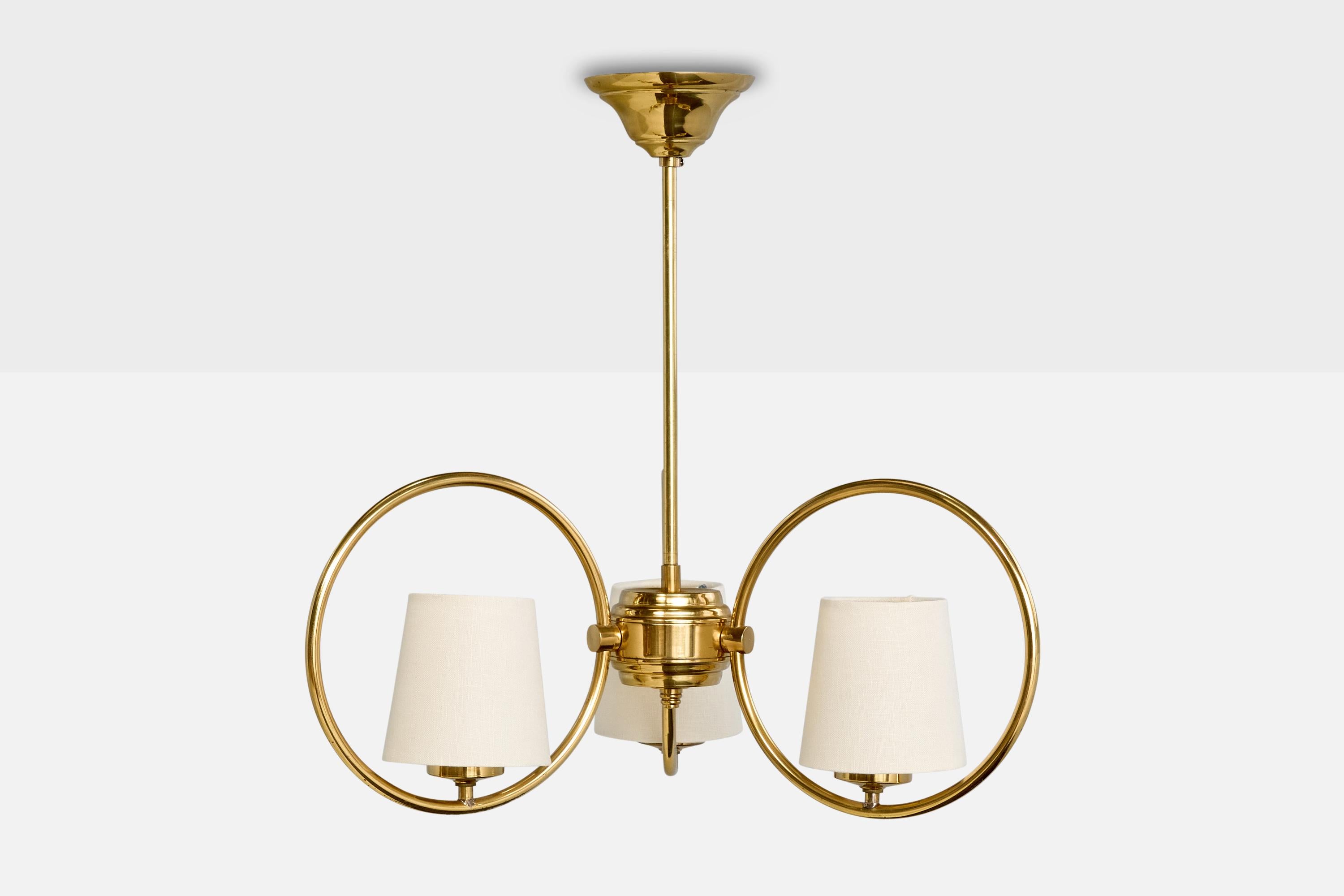 Svedese Lampadario di design svedese, ottone, tessuto, Svezia, anni '1960 in vendita