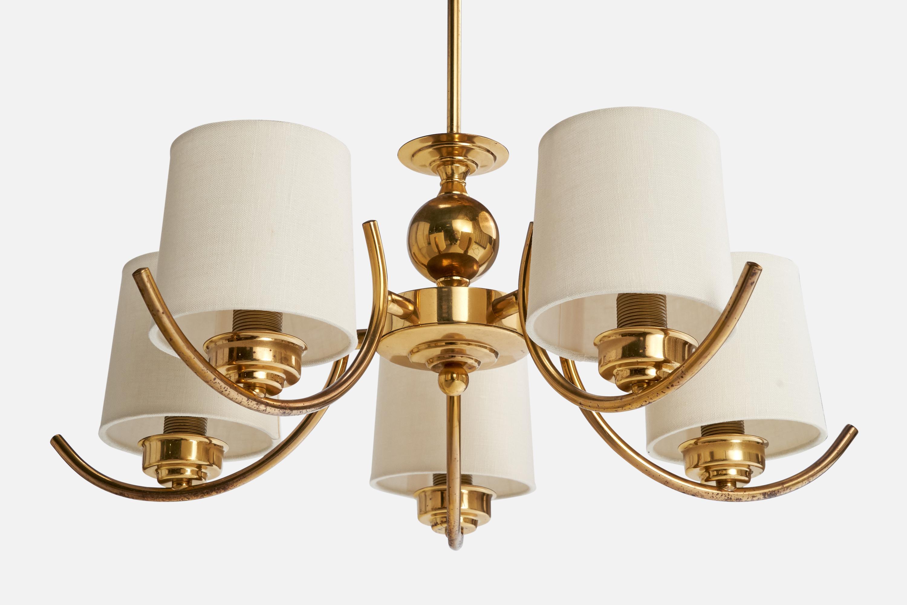 Lampadario di design svedese, ottone, tessuto, Svezia, anni '1960 In condizioni buone in vendita a High Point, NC