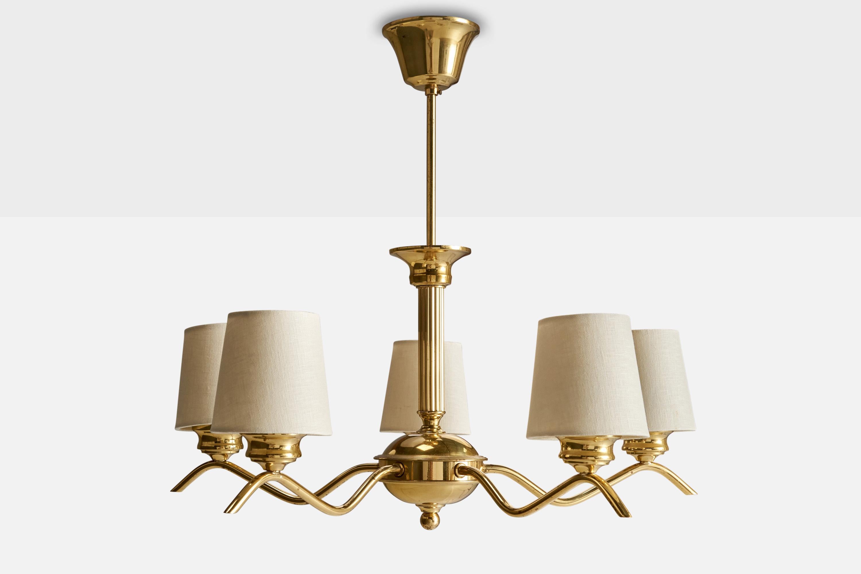 Svedese Lampadario di design svedese, ottone, tessuto, Svezia, anni '1970 in vendita