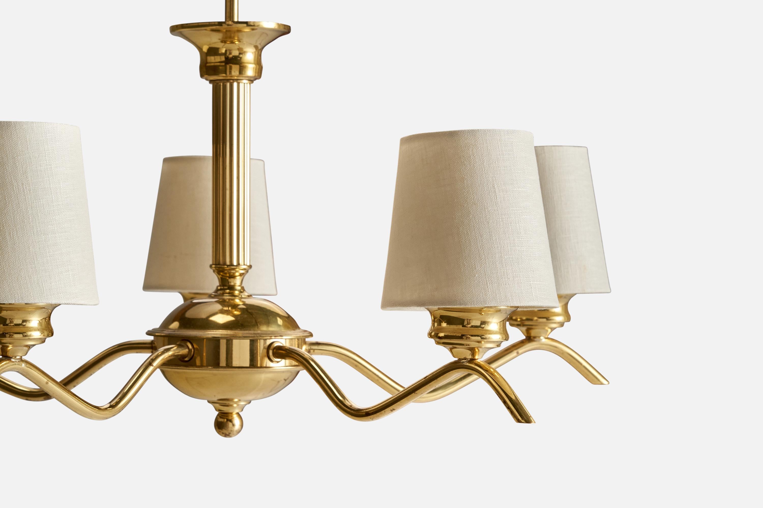 Fine XX secolo Lampadario di design svedese, ottone, tessuto, Svezia, anni '1970 in vendita