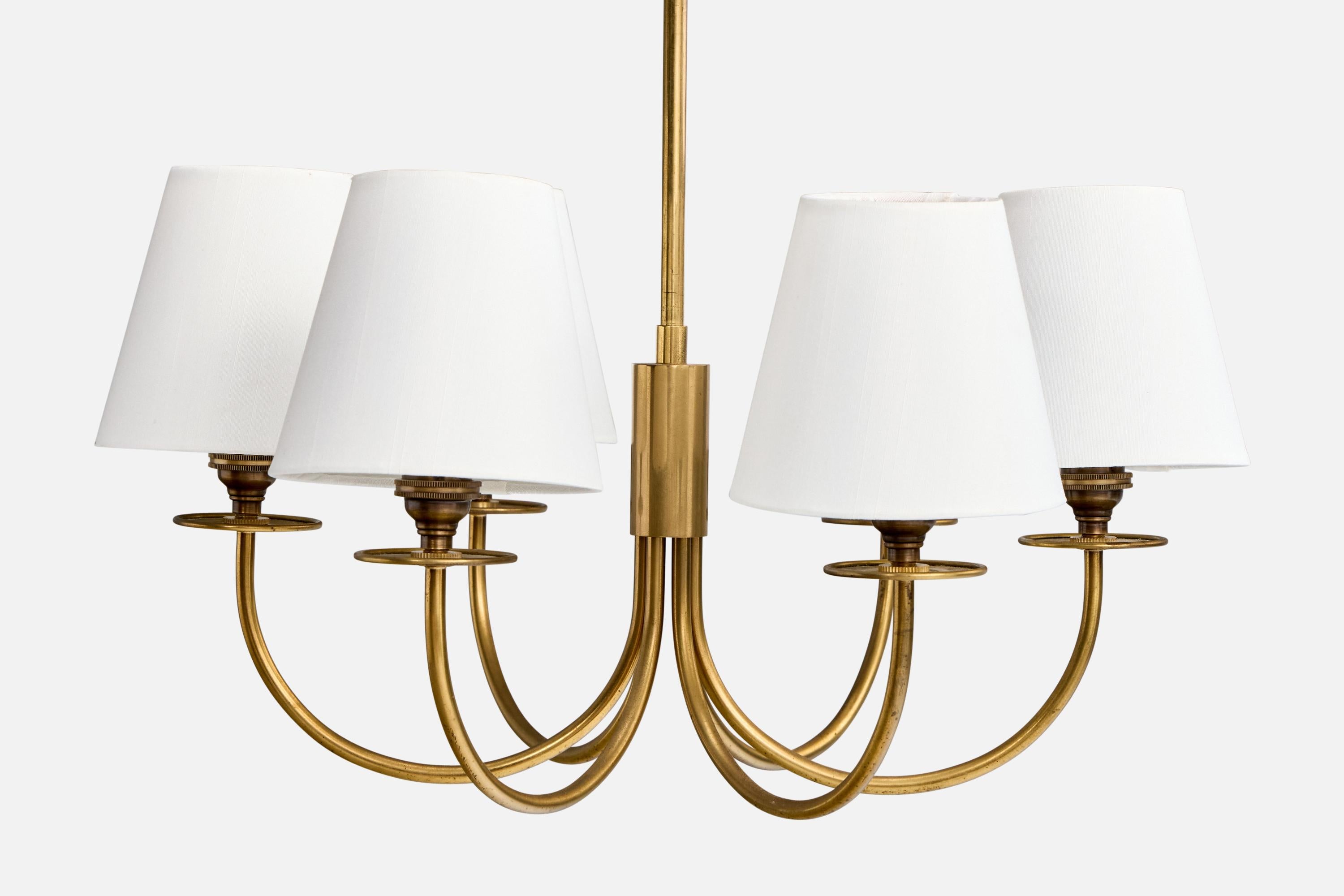 Lampadario di design svedese, ottone, tessuto, Svezia, anni '1970 In condizioni buone in vendita a High Point, NC