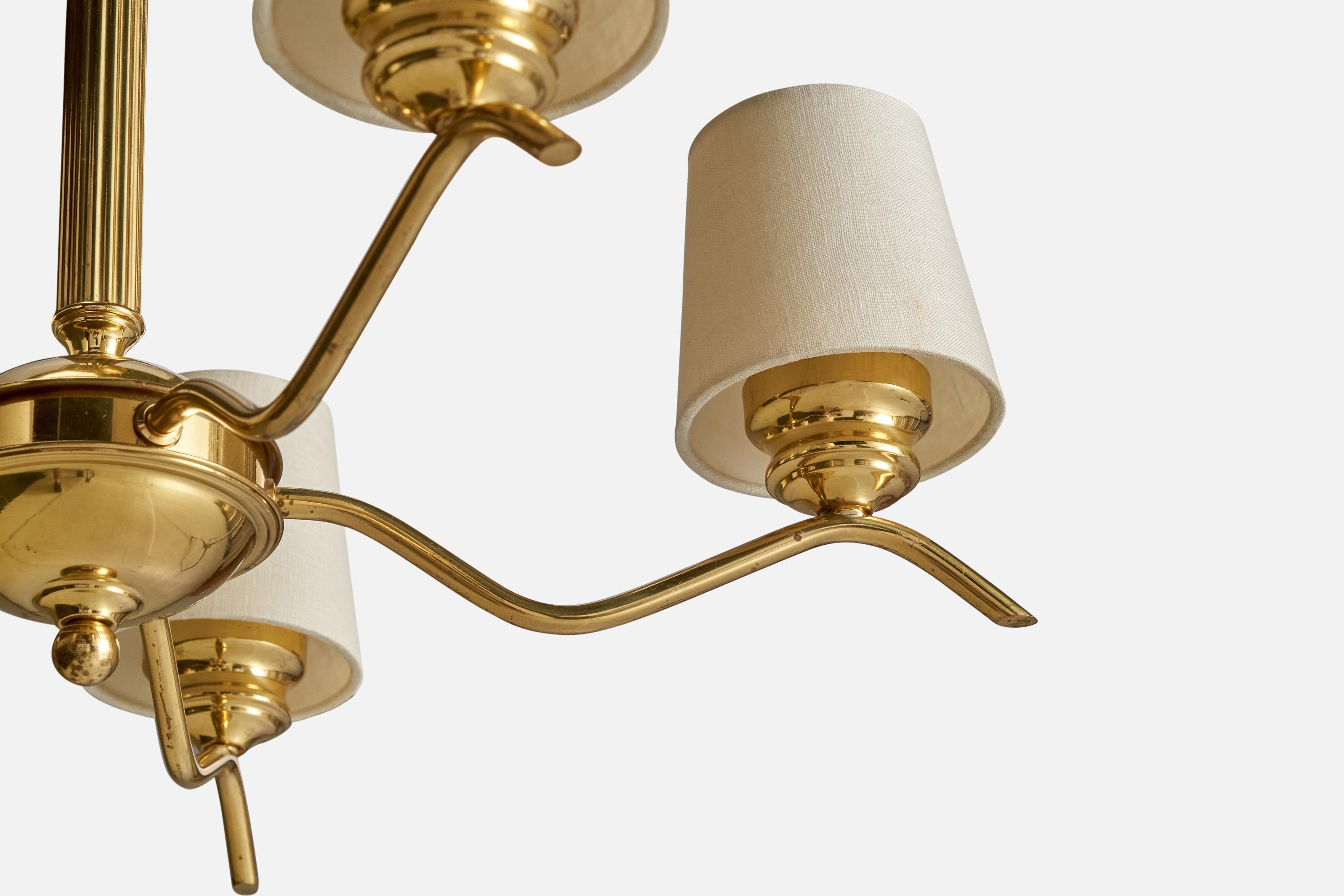 Ottone Lampadario di design svedese, ottone, tessuto, Svezia, anni '1970 in vendita