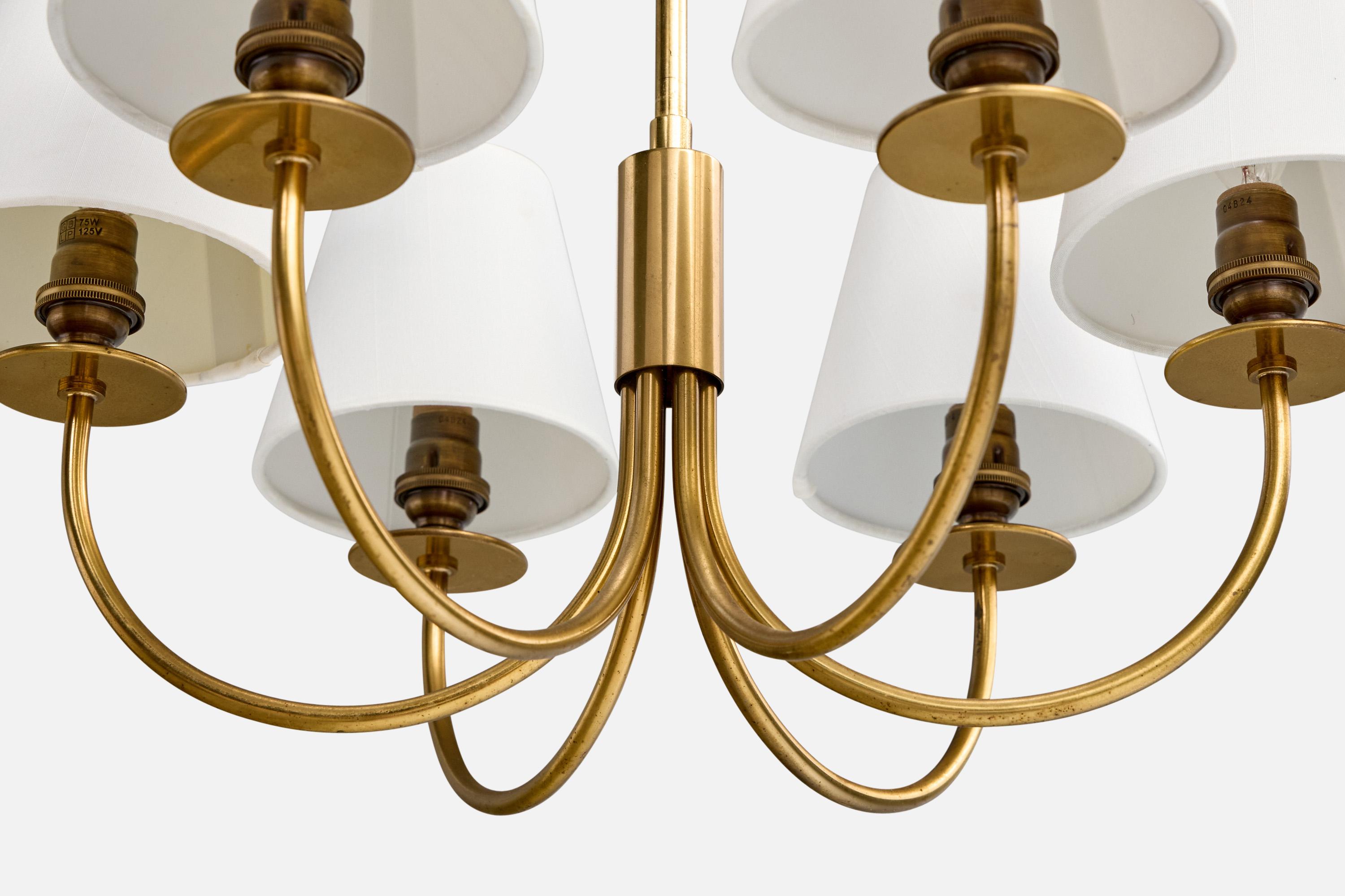 Fine XX secolo Lampadario di design svedese, ottone, tessuto, Svezia, anni '1970 in vendita