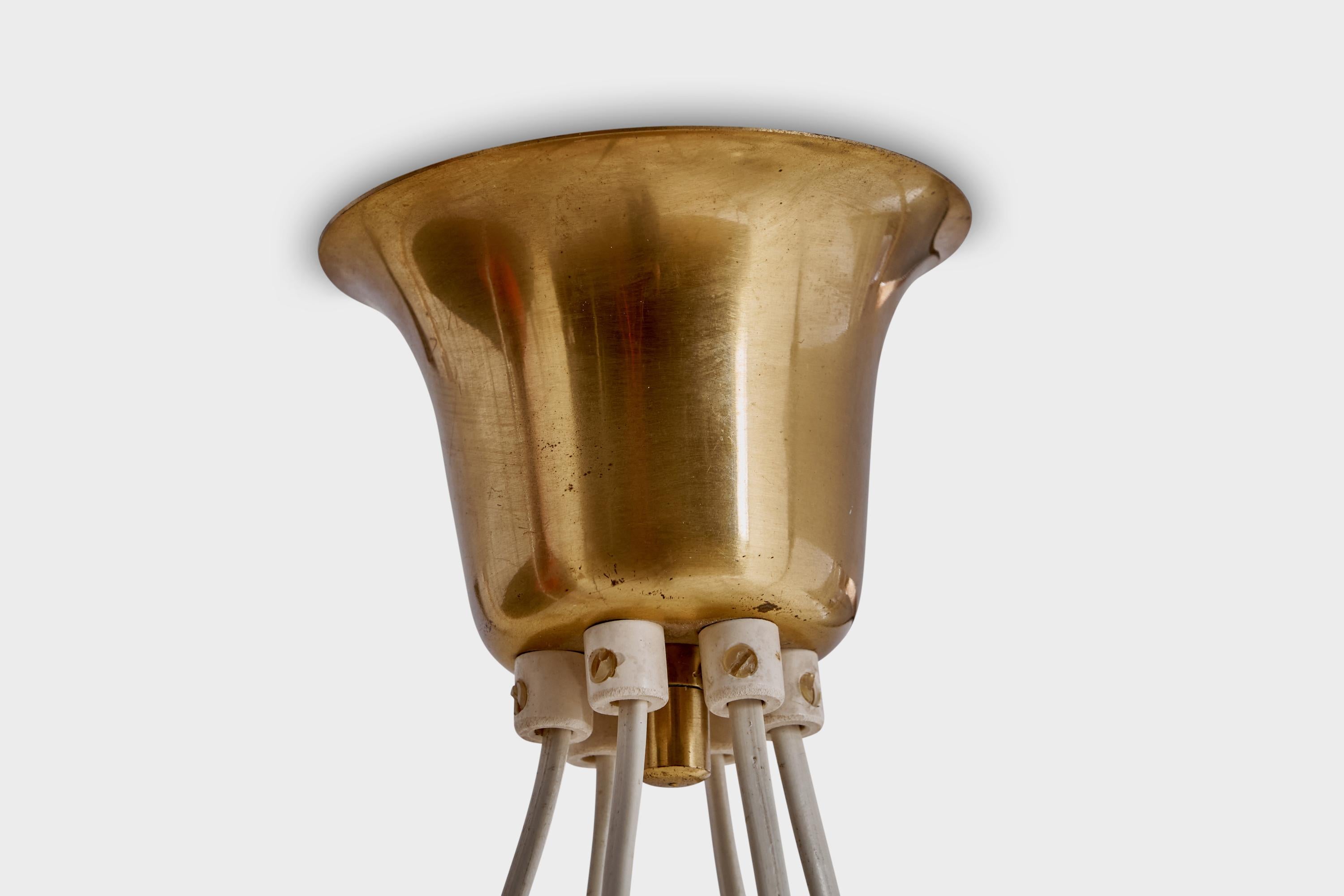 Designer suédois, lustre, laiton, verre, Suède, années 1940 Bon état - En vente à High Point, NC