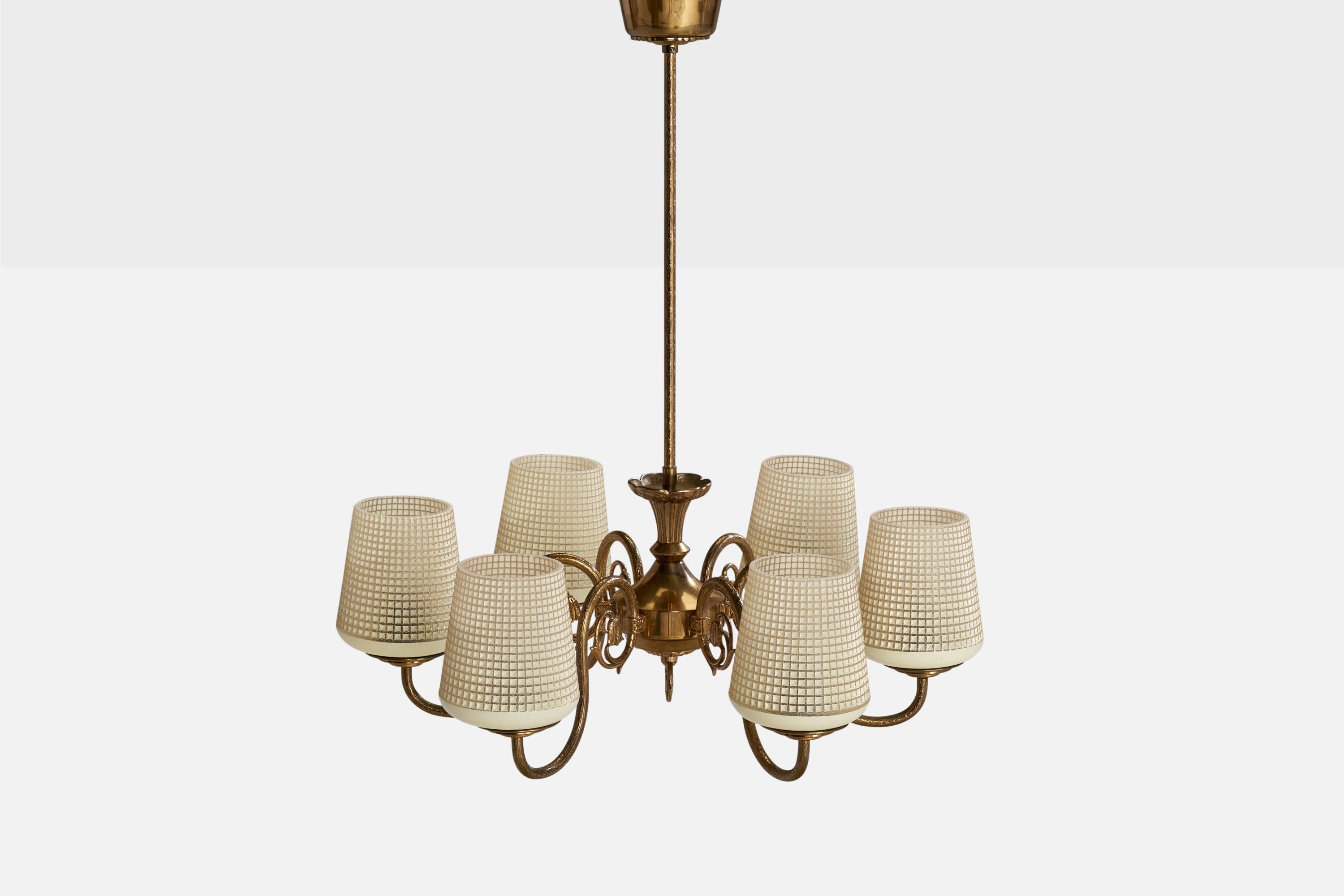 Designer suédois, lustre, laiton, verre, Suède, années 1940 Bon état - En vente à High Point, NC