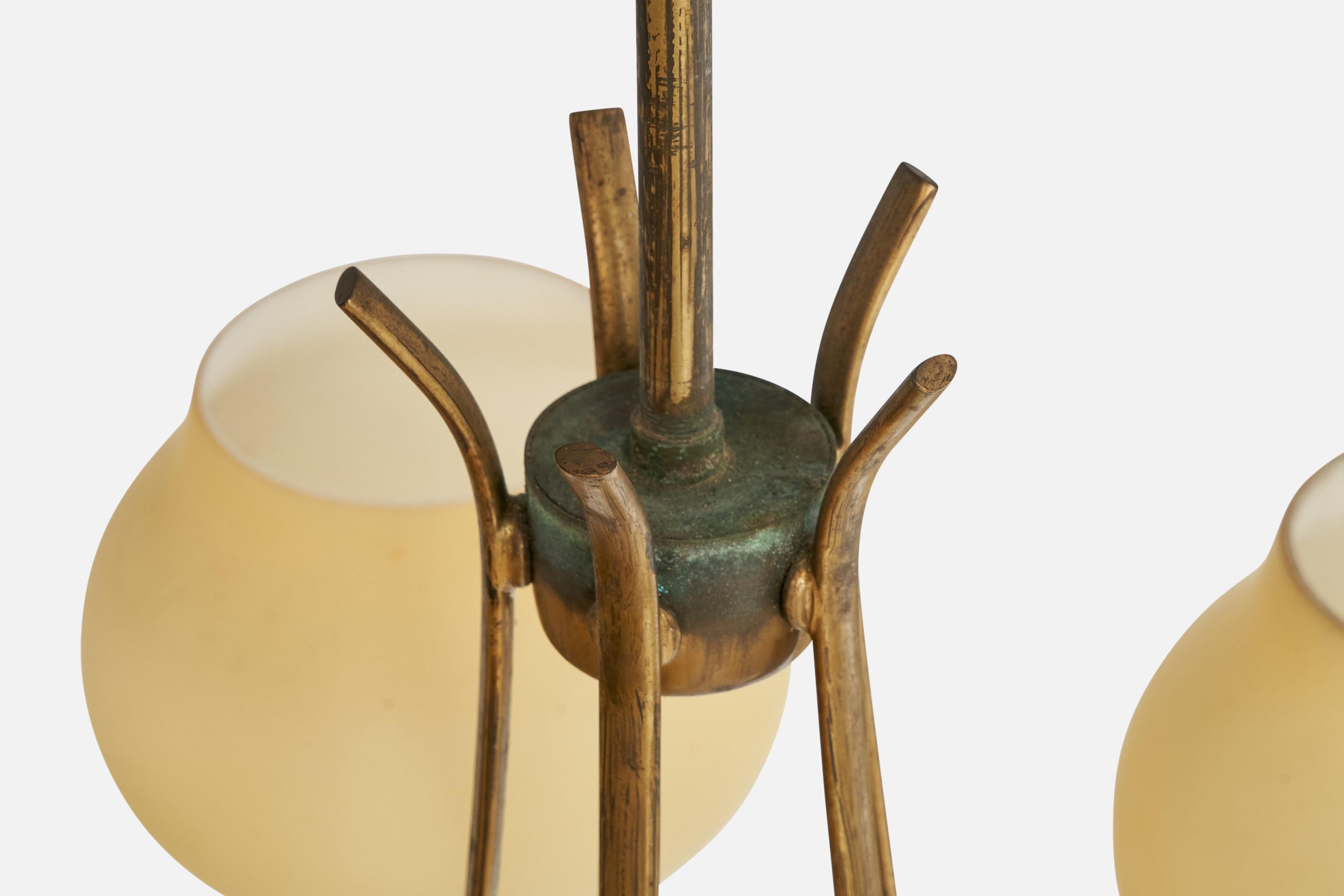 Designer suédois, lustre, laiton, verre, Suède, années 1940 en vente 1