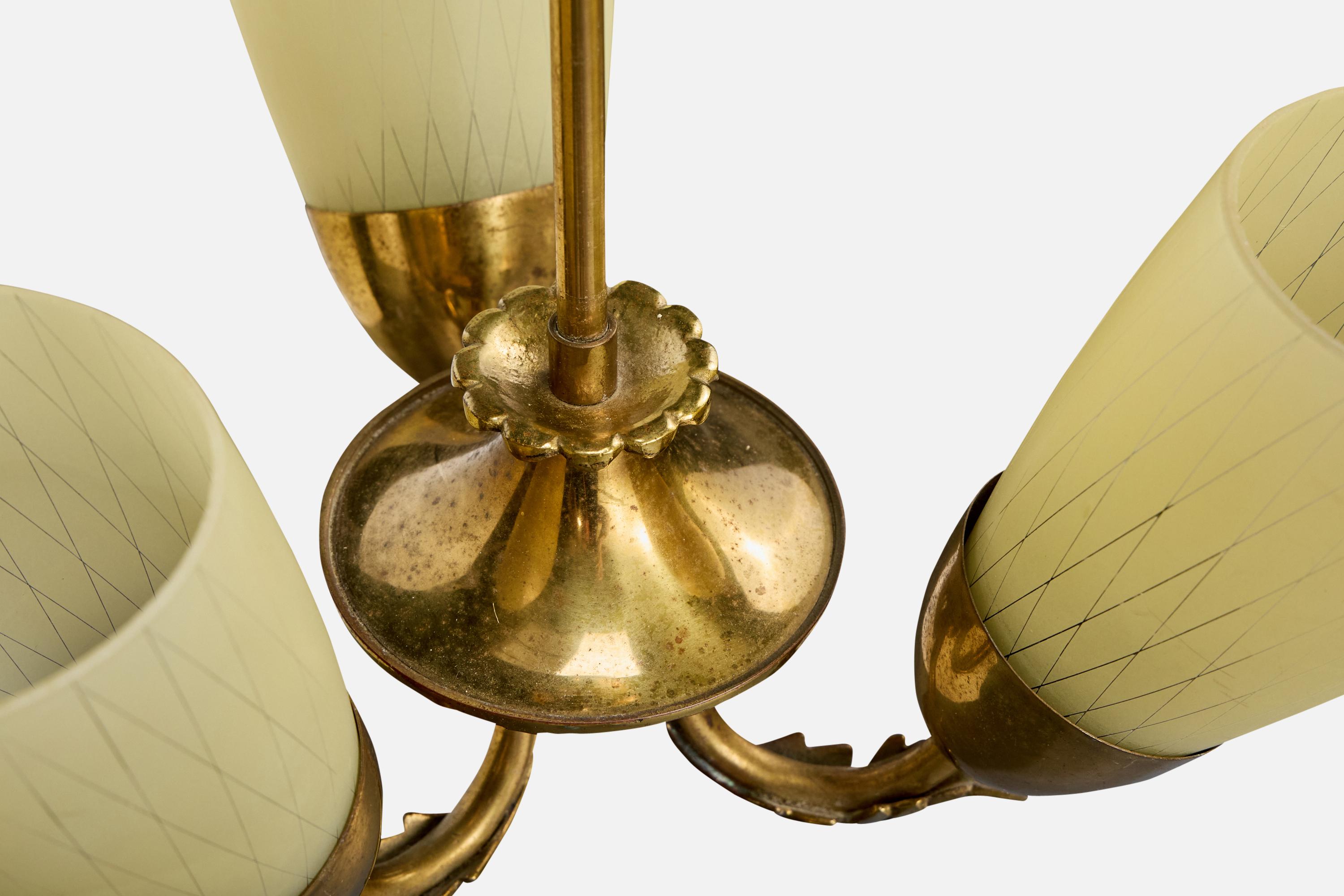 Lampadario di design svedese, ottone, vetro, Svezia, anni '1940 in vendita 1