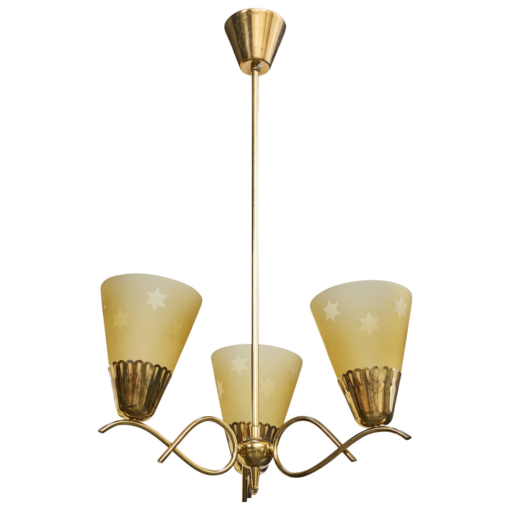 Designer suédois, lustre, laiton, verre, Suède, années 1940