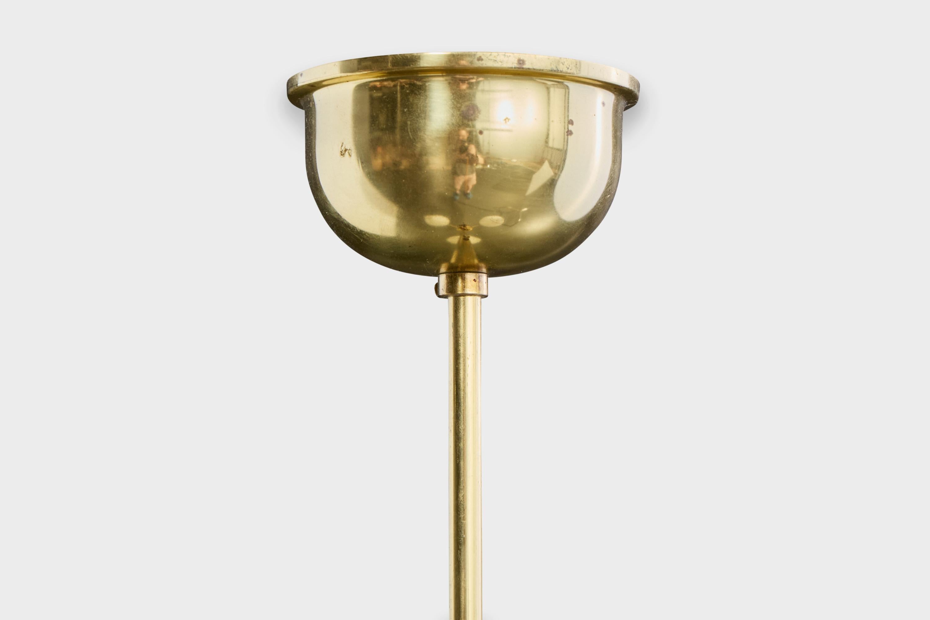 Lampadario di design svedese, ottone, vetro, Svezia, anni '1950 in vendita 3