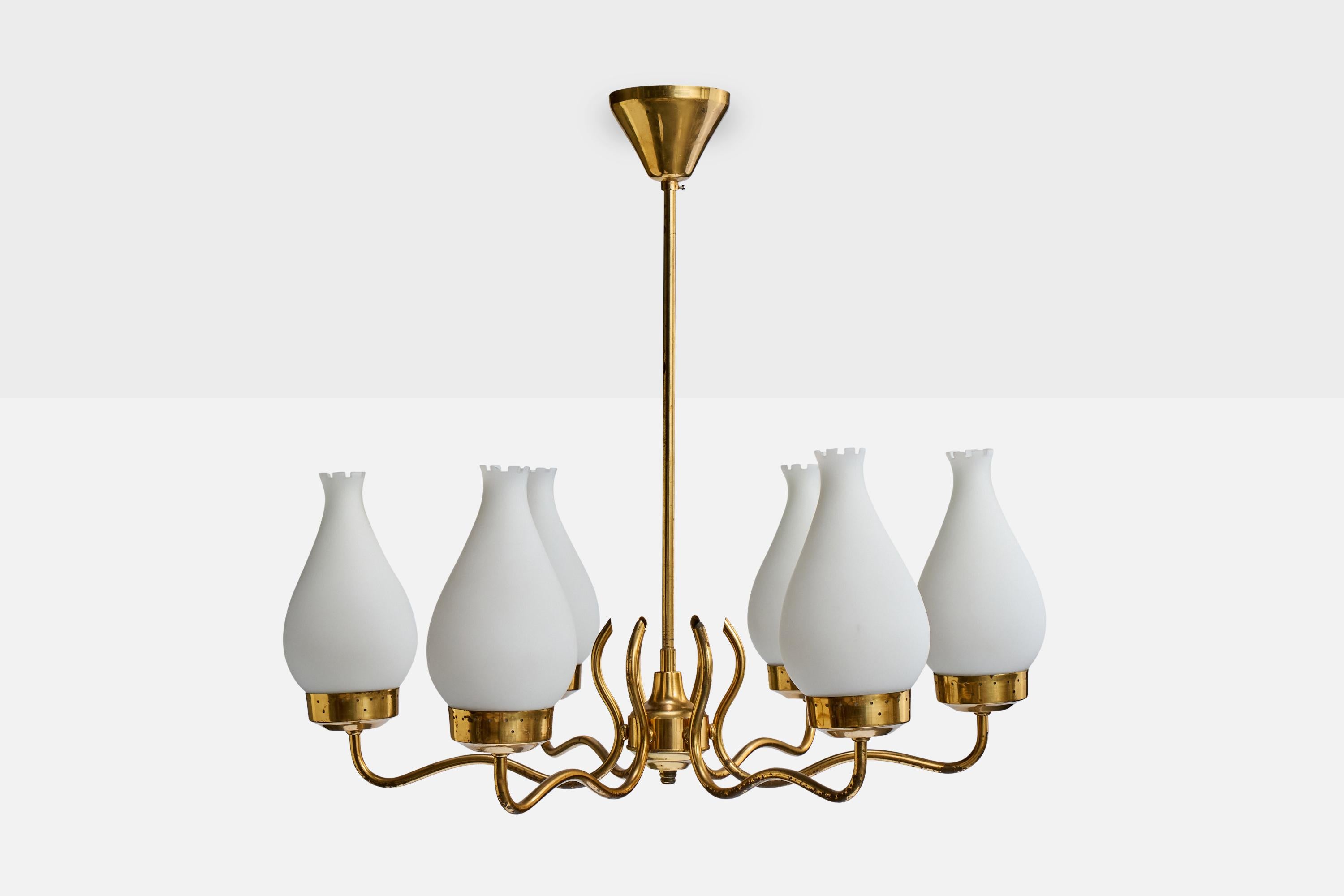 Mid-Century Modern Designer suédois, lustre, laiton, verre, Suède, années 1950 en vente