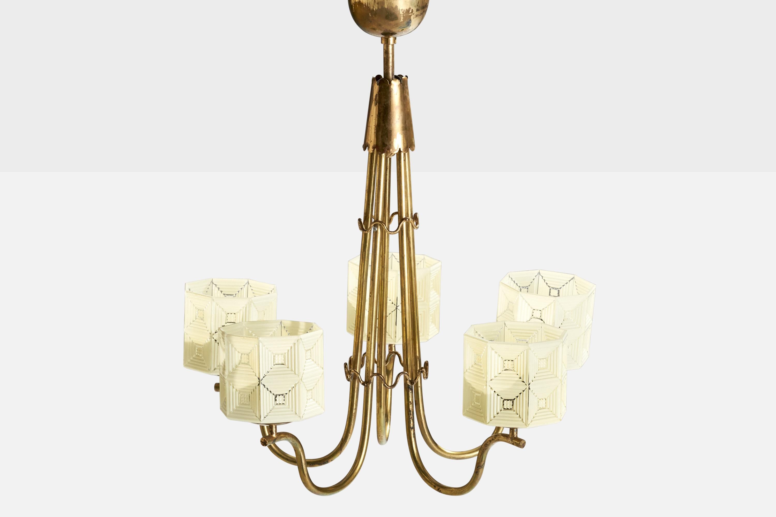 Suédois Designer suédois, lustre, laiton, verre, Suède, années 1950 en vente