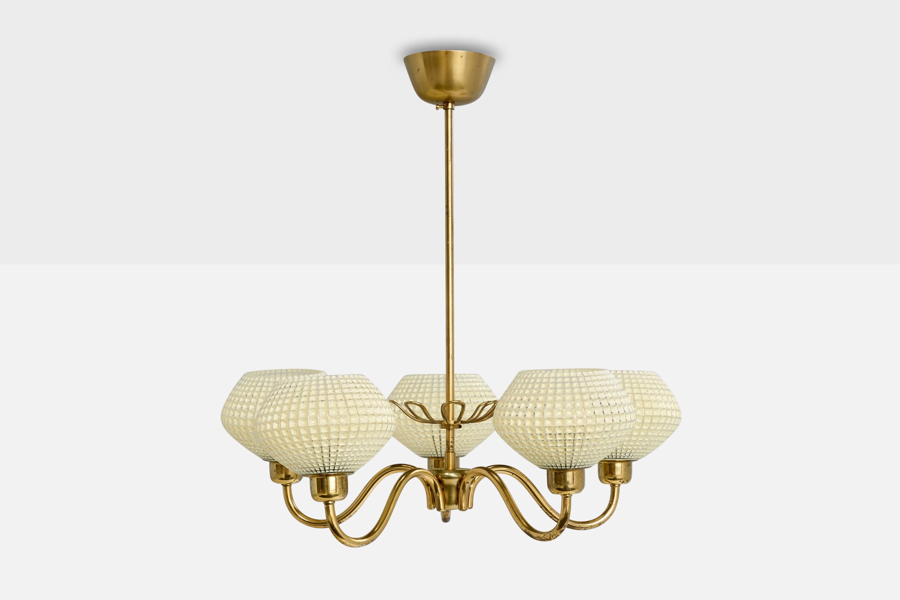 Suédois Designer suédois, lustre, laiton, verre, Suède, années 1950 en vente