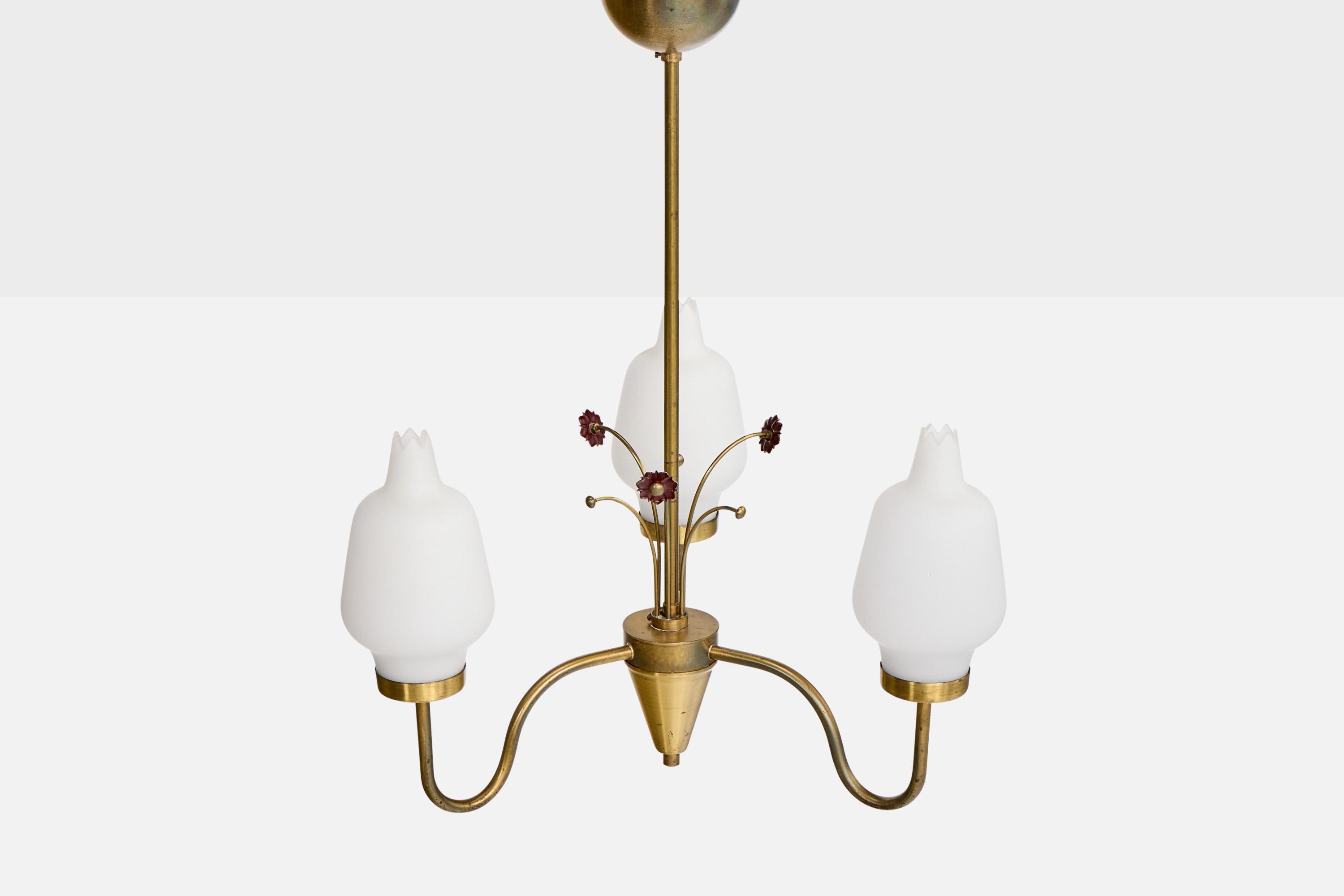 Svedese Lampadario di design svedese, ottone, vetro, Svezia, anni '1950 in vendita