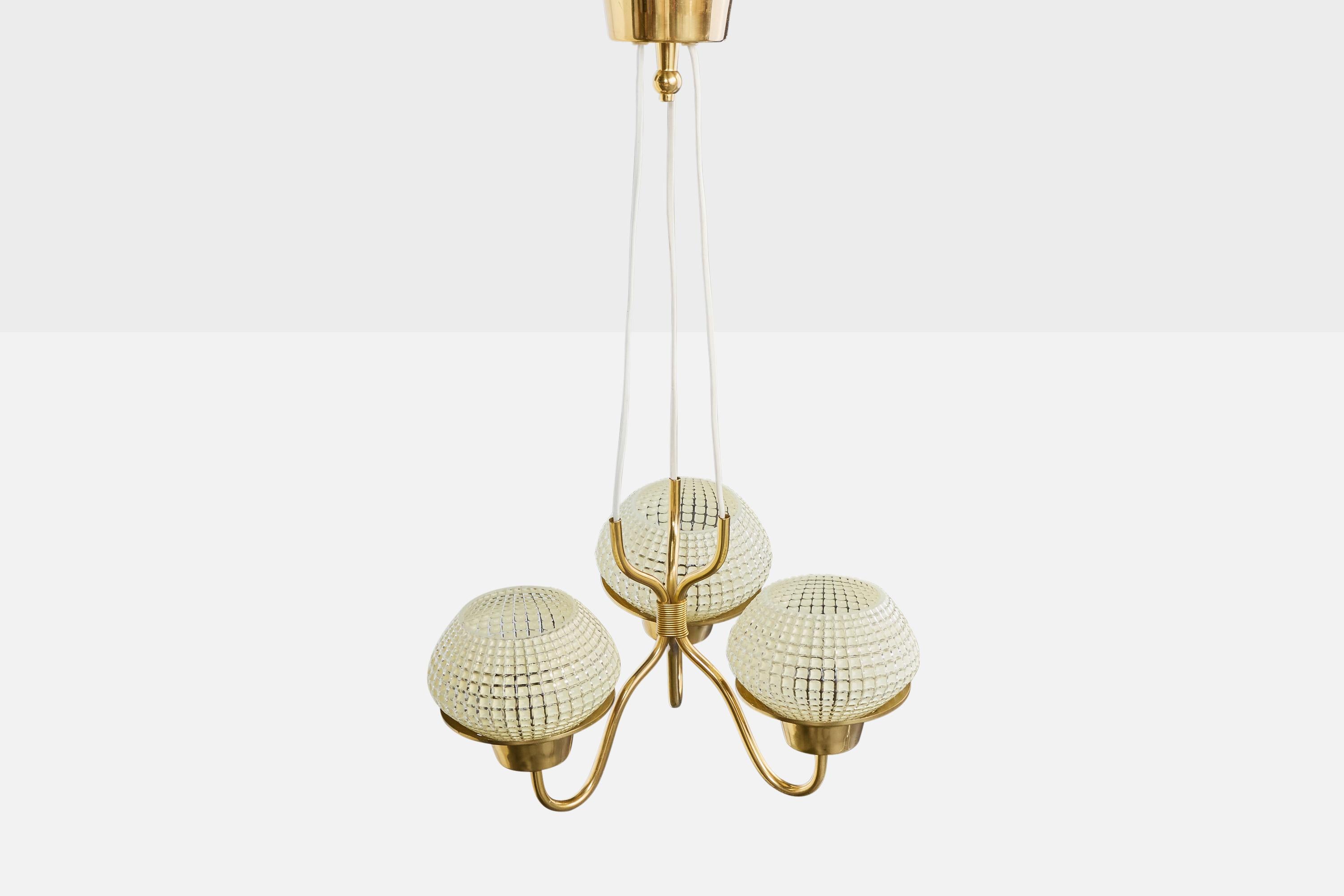 Svedese Lampadario di design svedese, ottone, vetro, Svezia, anni '1950 in vendita