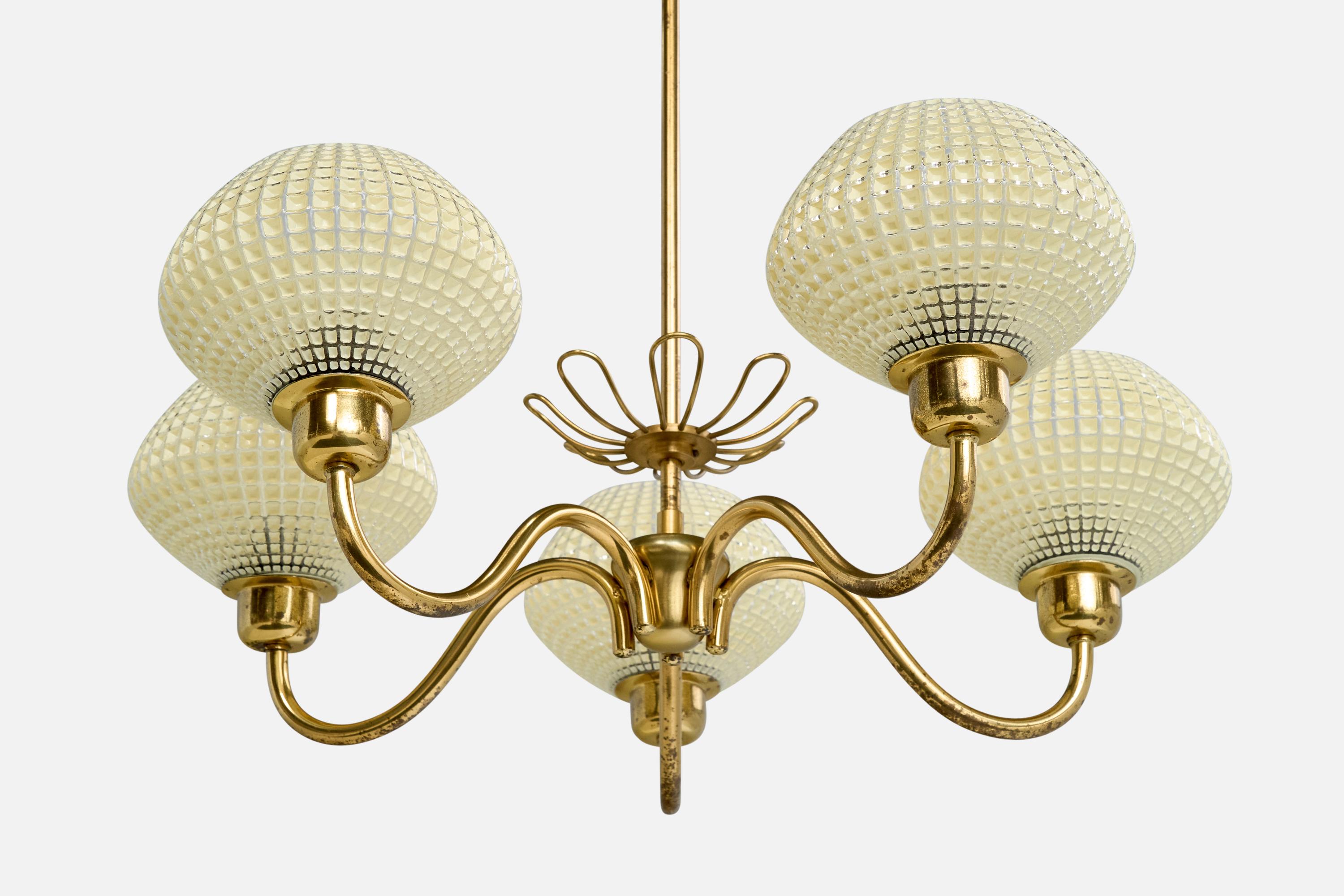 Milieu du XXe siècle Designer suédois, lustre, laiton, verre, Suède, années 1950 en vente