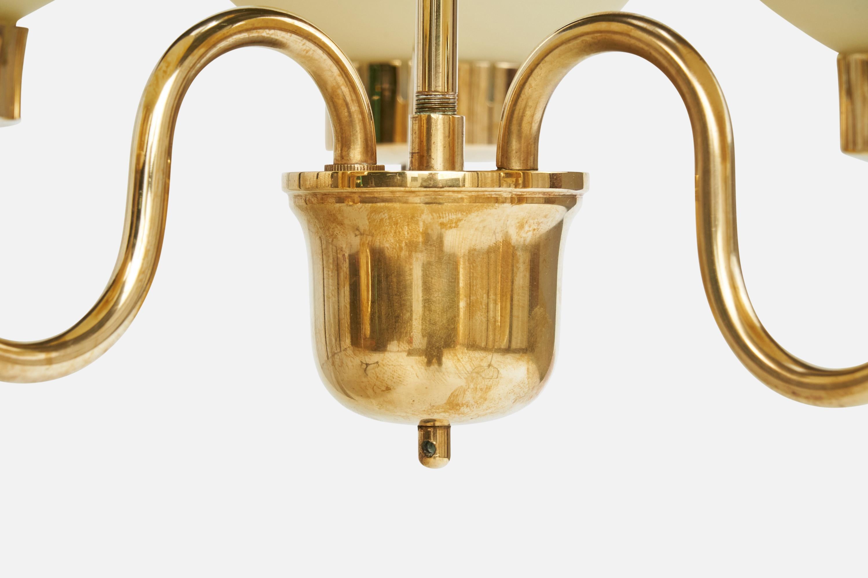 Designer suédois, lustre, laiton, verre, Suède, années 1950 en vente 1