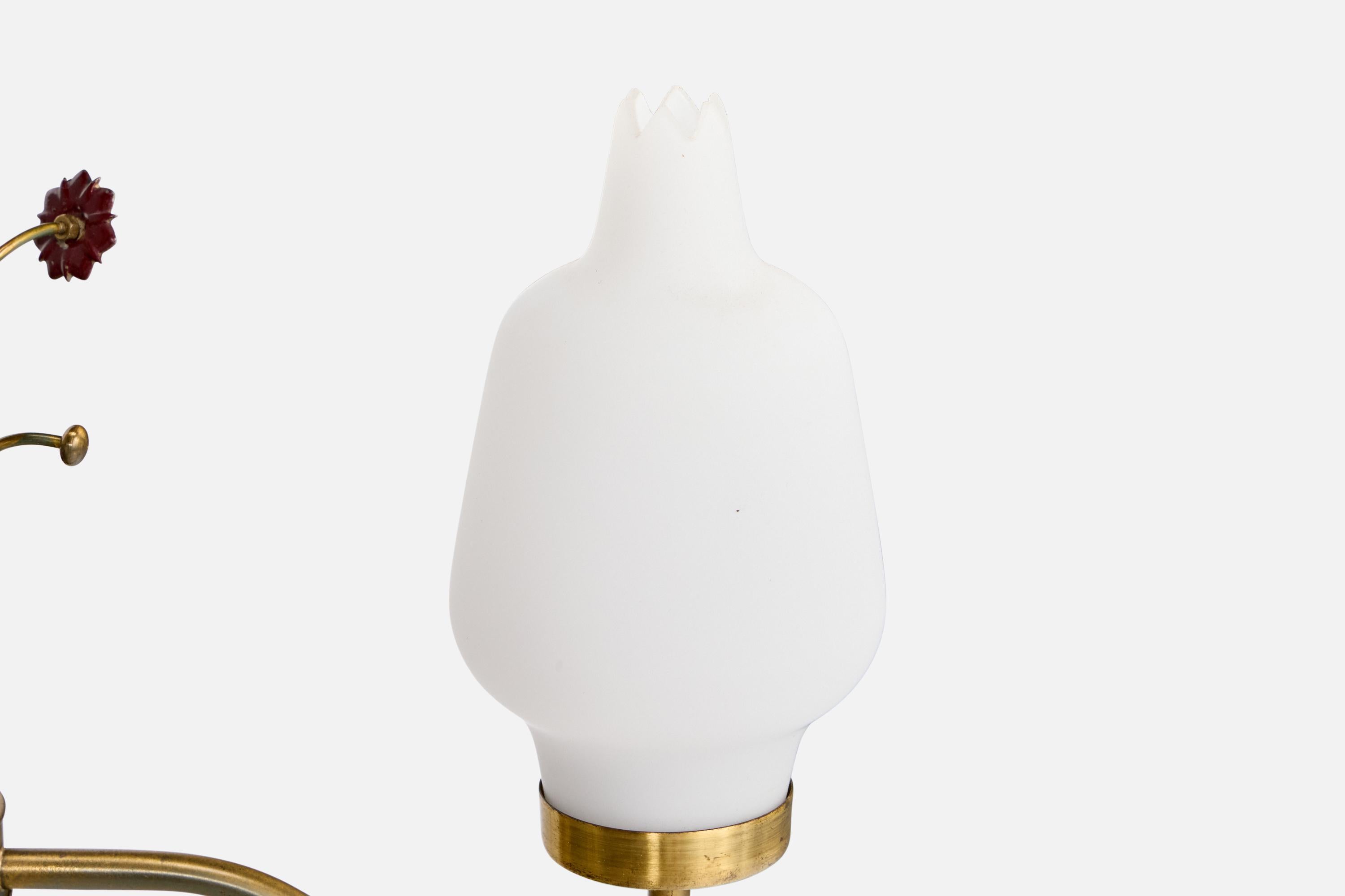 Lampadario di design svedese, ottone, vetro, Svezia, anni '1950 in vendita 1