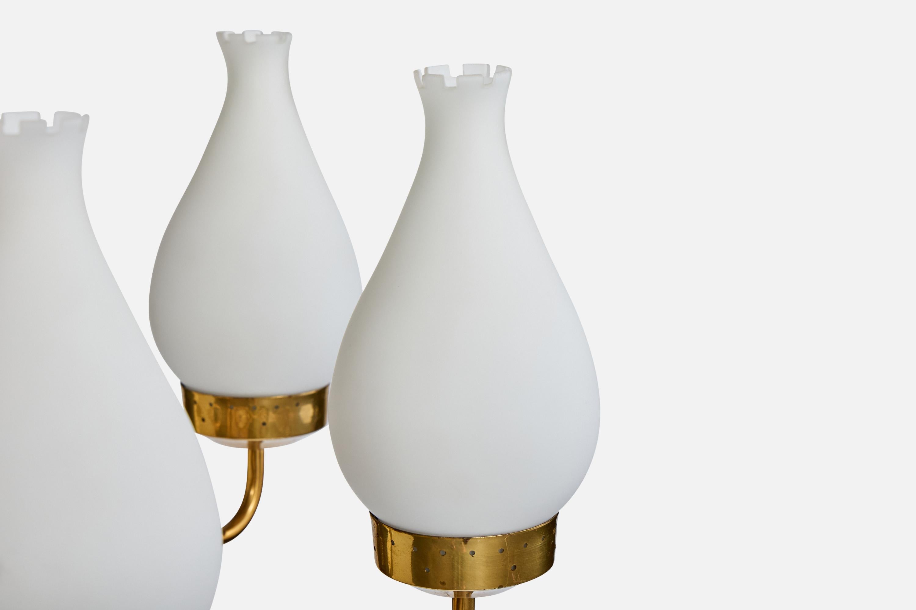 Designer suédois, lustre, laiton, verre, Suède, années 1950 en vente 1