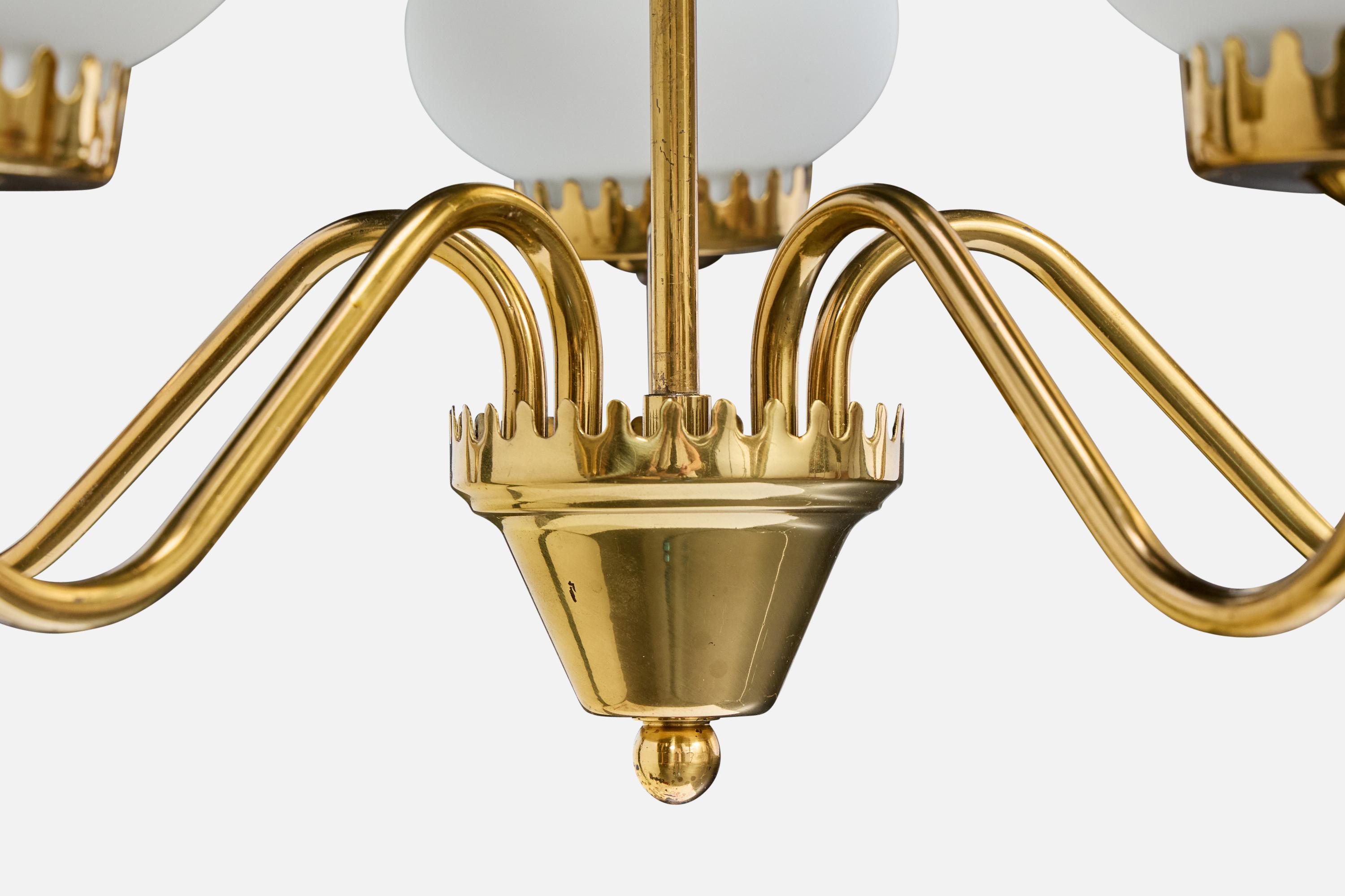 Designer suédois, lustre, laiton, verre, Suède, années 1950 en vente 1