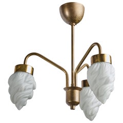 Lampadario di design svedese, ottone, vetro, Svezia, anni '1950