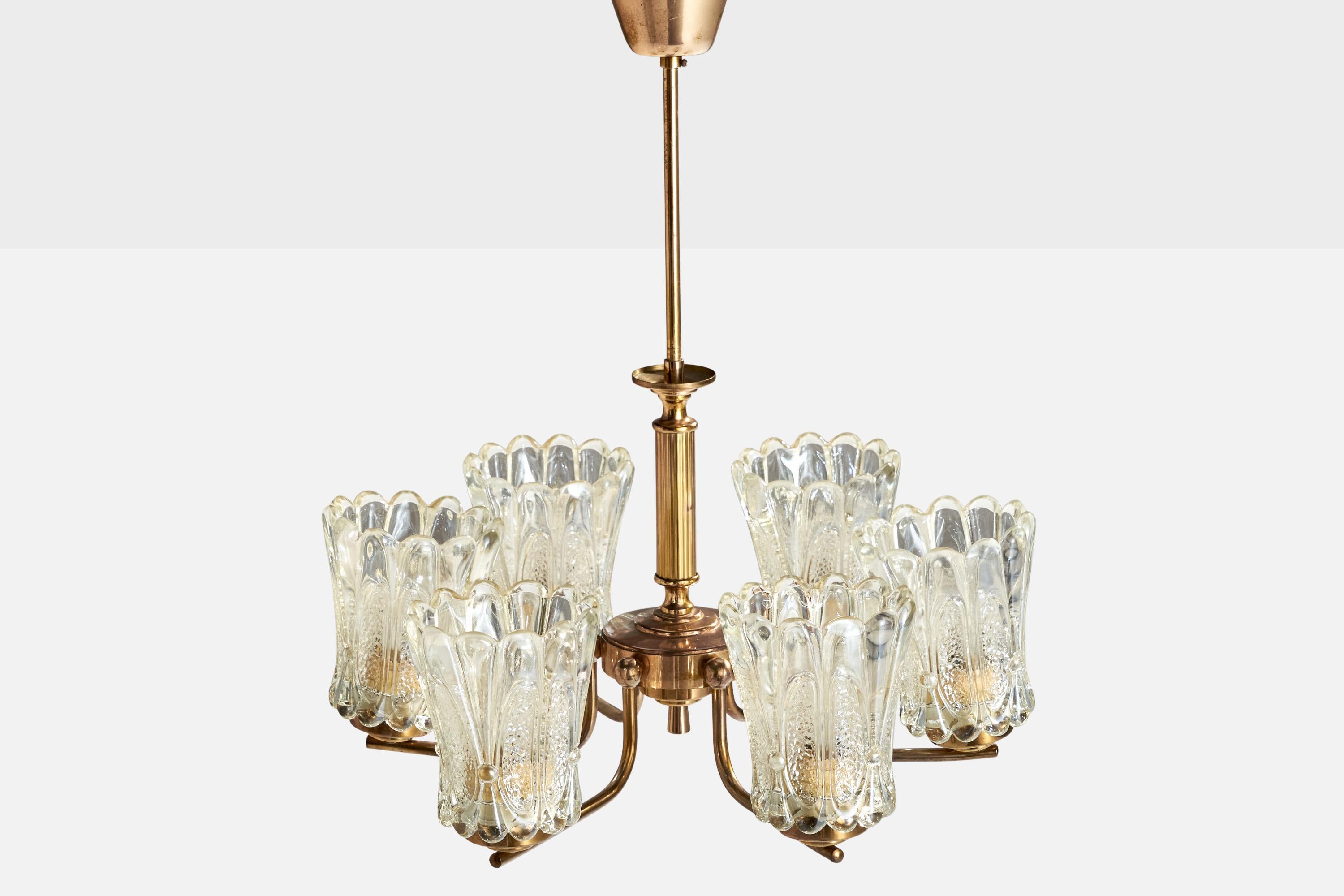 Schwedischer Designer, Kronleuchter, Messing, Glas, Schweden, 1960er Jahre im Zustand „Gut“ im Angebot in High Point, NC