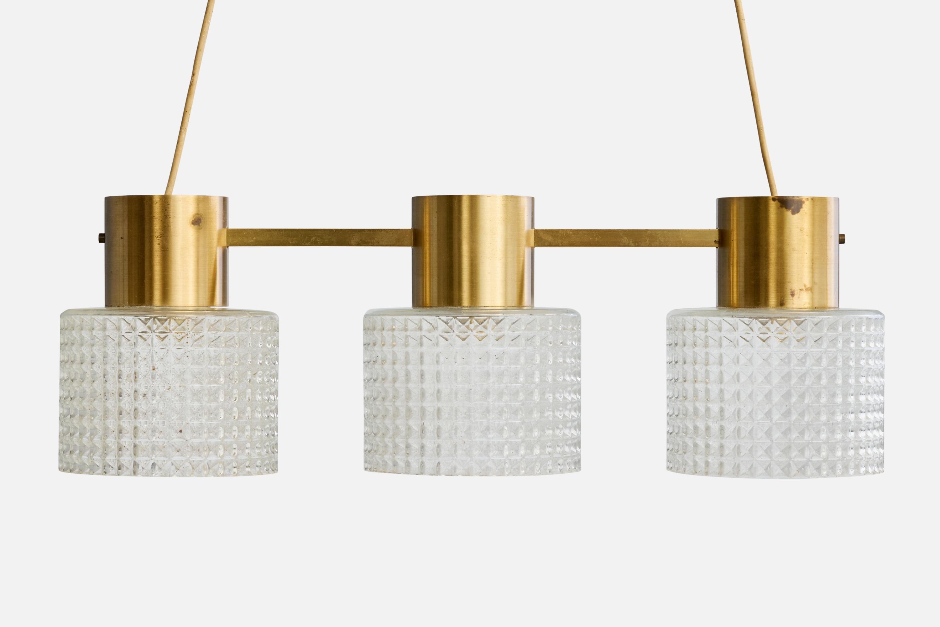 Schwedischer Designer, Kronleuchter, Messing, Glas, Schweden, 1960er Jahre (Mitte des 20. Jahrhunderts) im Angebot