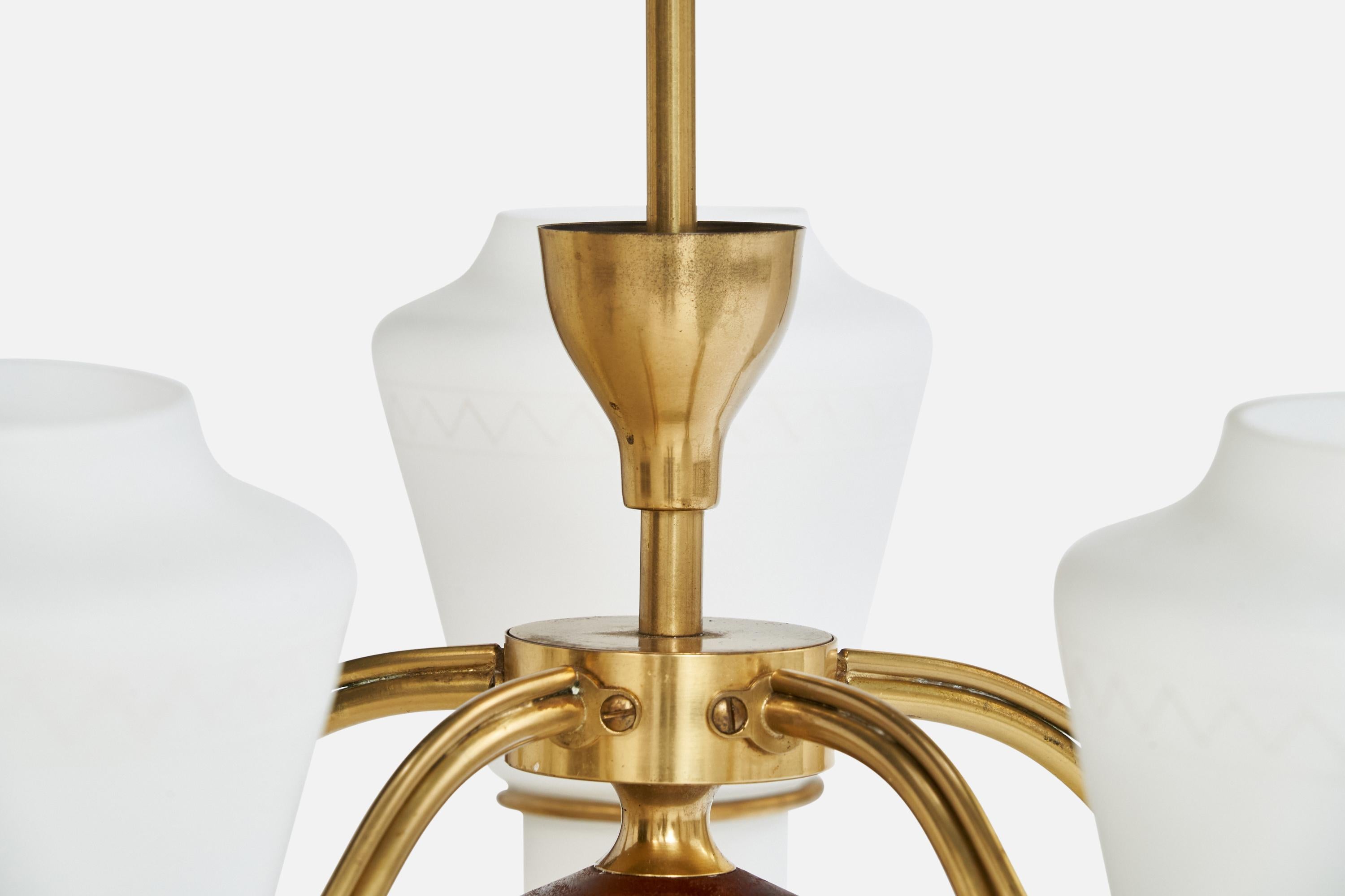 Schwedischer Designer, Kronleuchter, Messing, Glas, Teakholz, Schweden, 1950er Jahre im Angebot 5