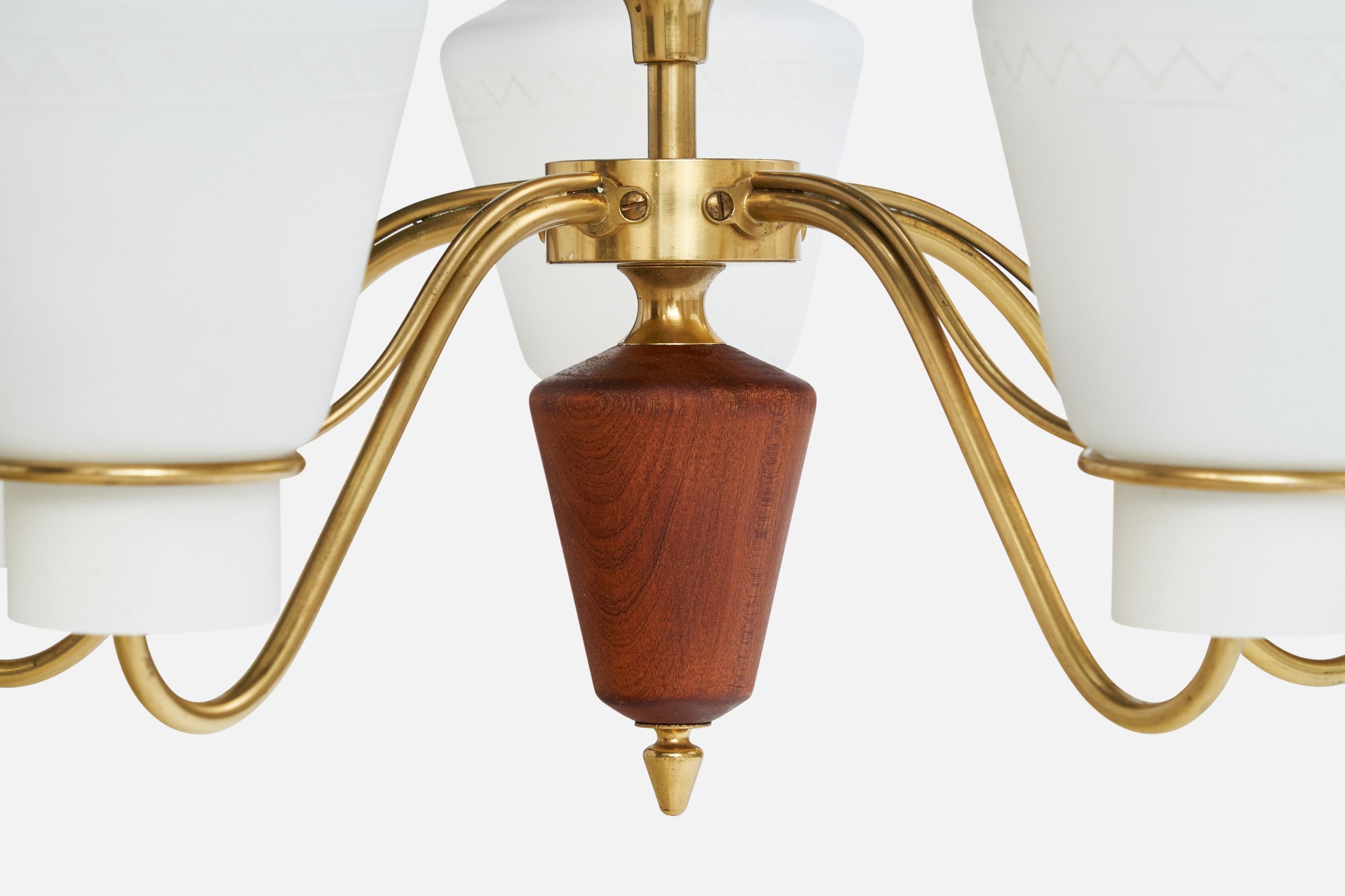 Schwedischer Designer, Kronleuchter, Messing, Glas, Teakholz, Schweden, 1950er Jahre im Angebot 3