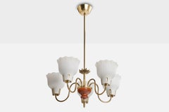 Designer suédois, lustre, laiton, verre, bois, Suède, années 1940