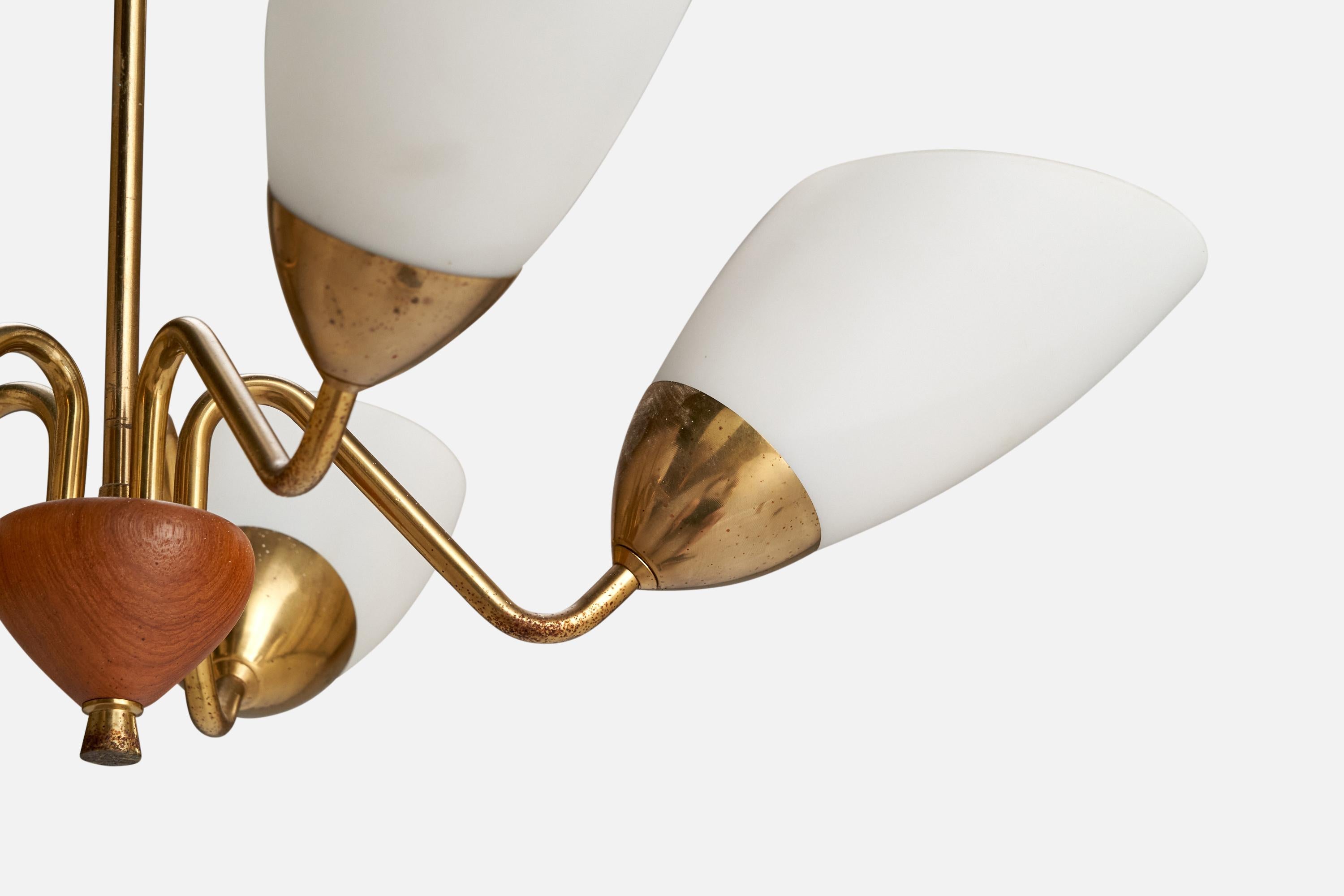 Schwedischer Designer, Kronleuchter, Messing, Glas, Holz, Schweden, 1940er Jahre im Angebot 1