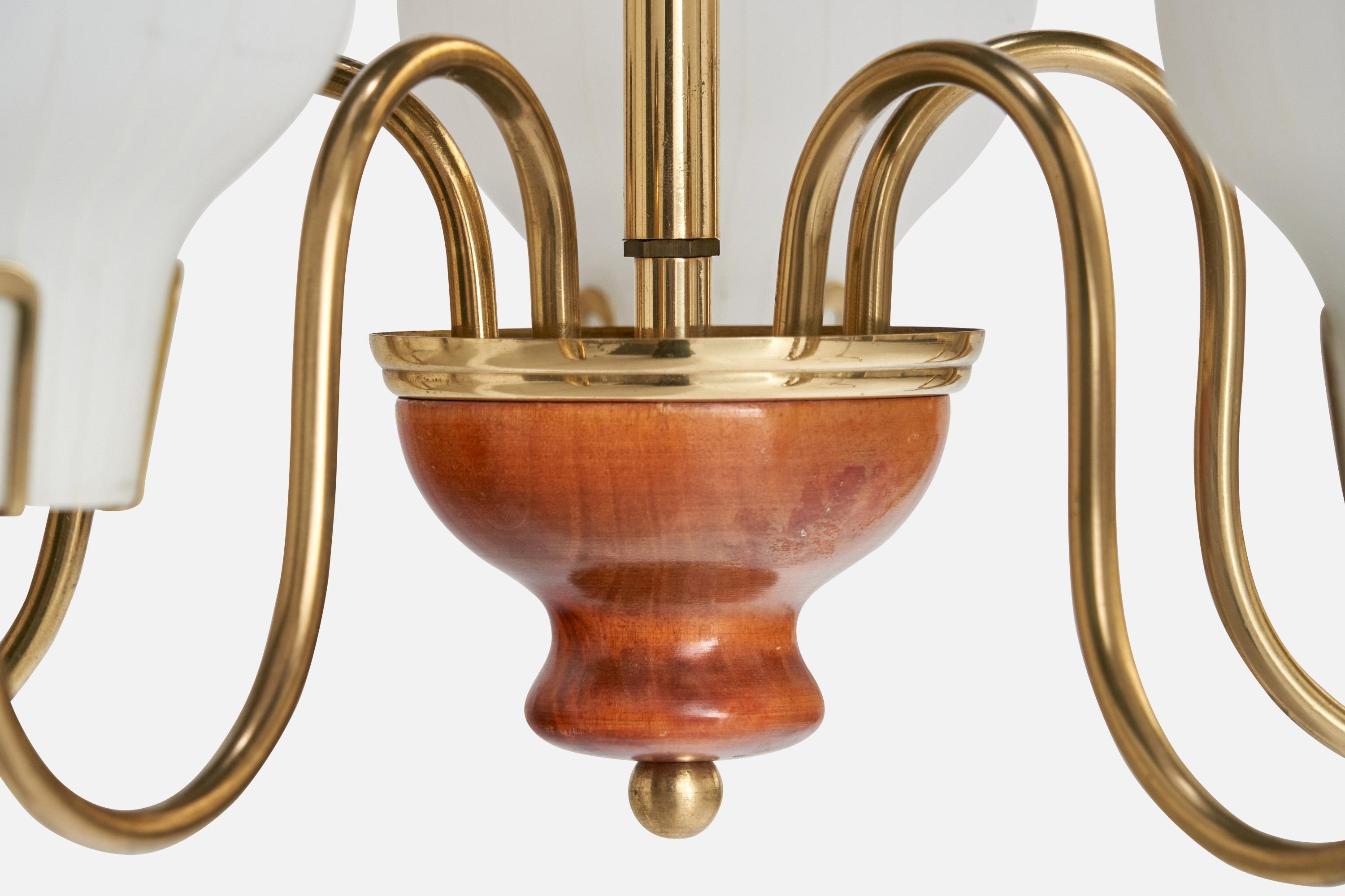 Designer suédois, lustre, laiton, verre, bois, Suède, années 1940 en vente 1