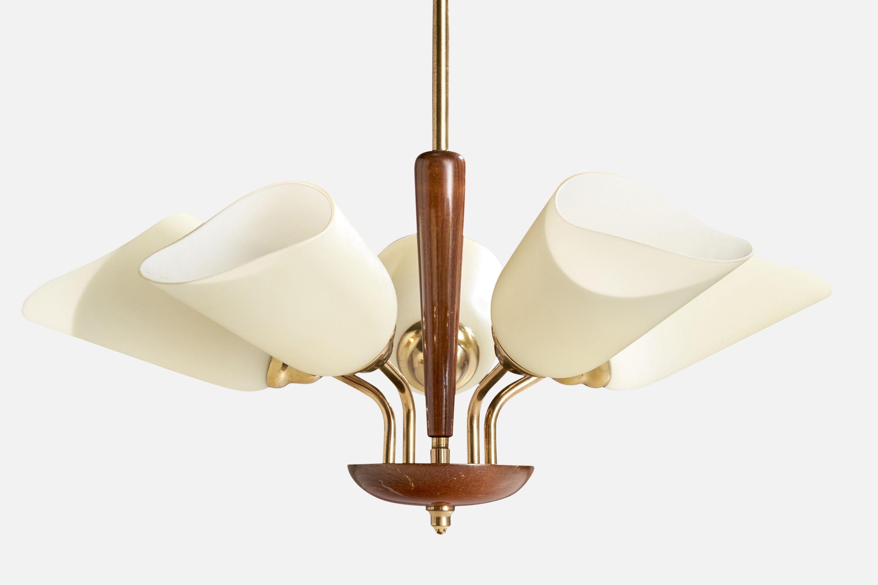 Milieu du XXe siècle Designer suédois, lustre, laiton, verre, Wood, Suède, années 1950 en vente