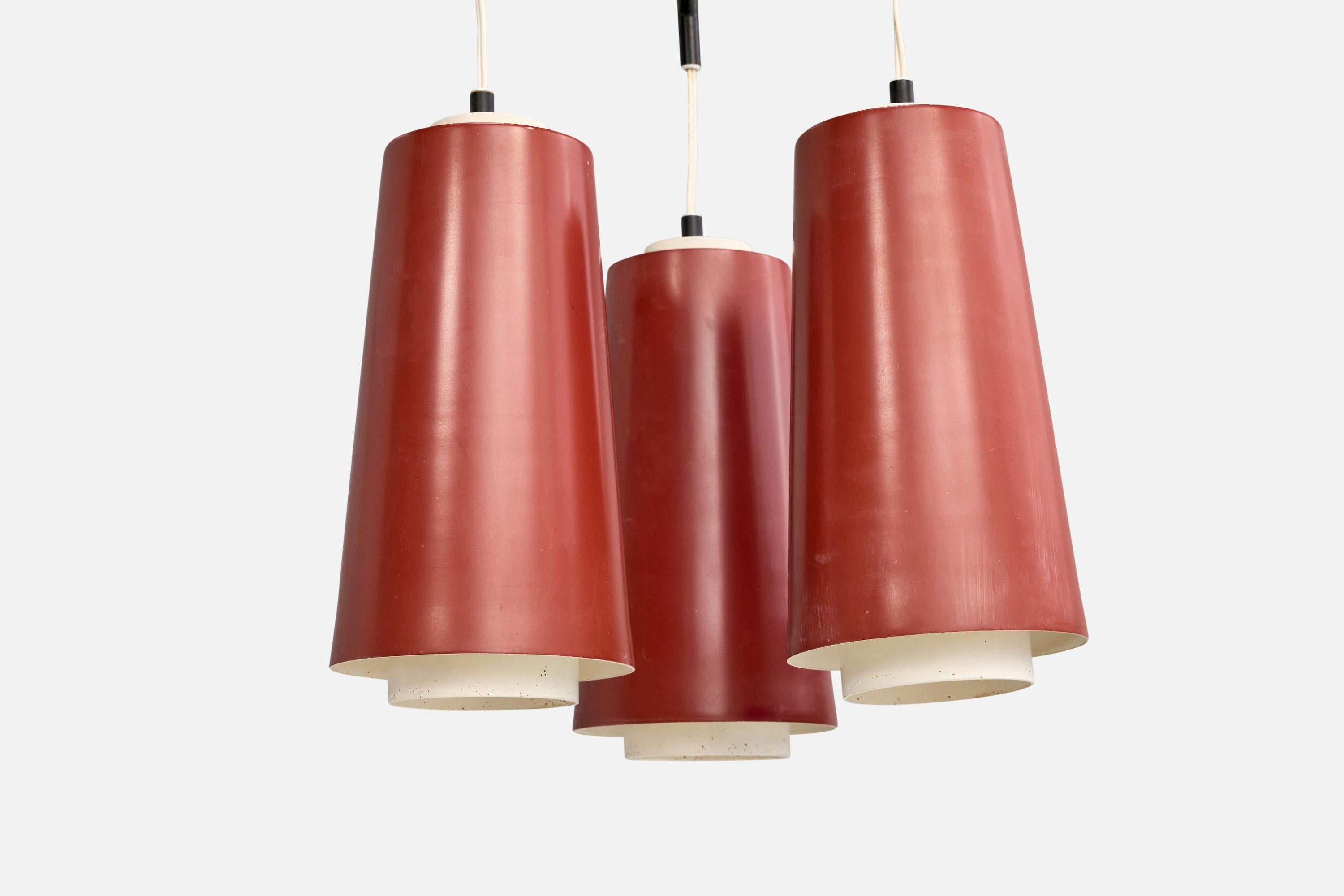 Designer suédois, lustre, laiton, métal, Suède, années 1950 Bon état à High Point, NC
