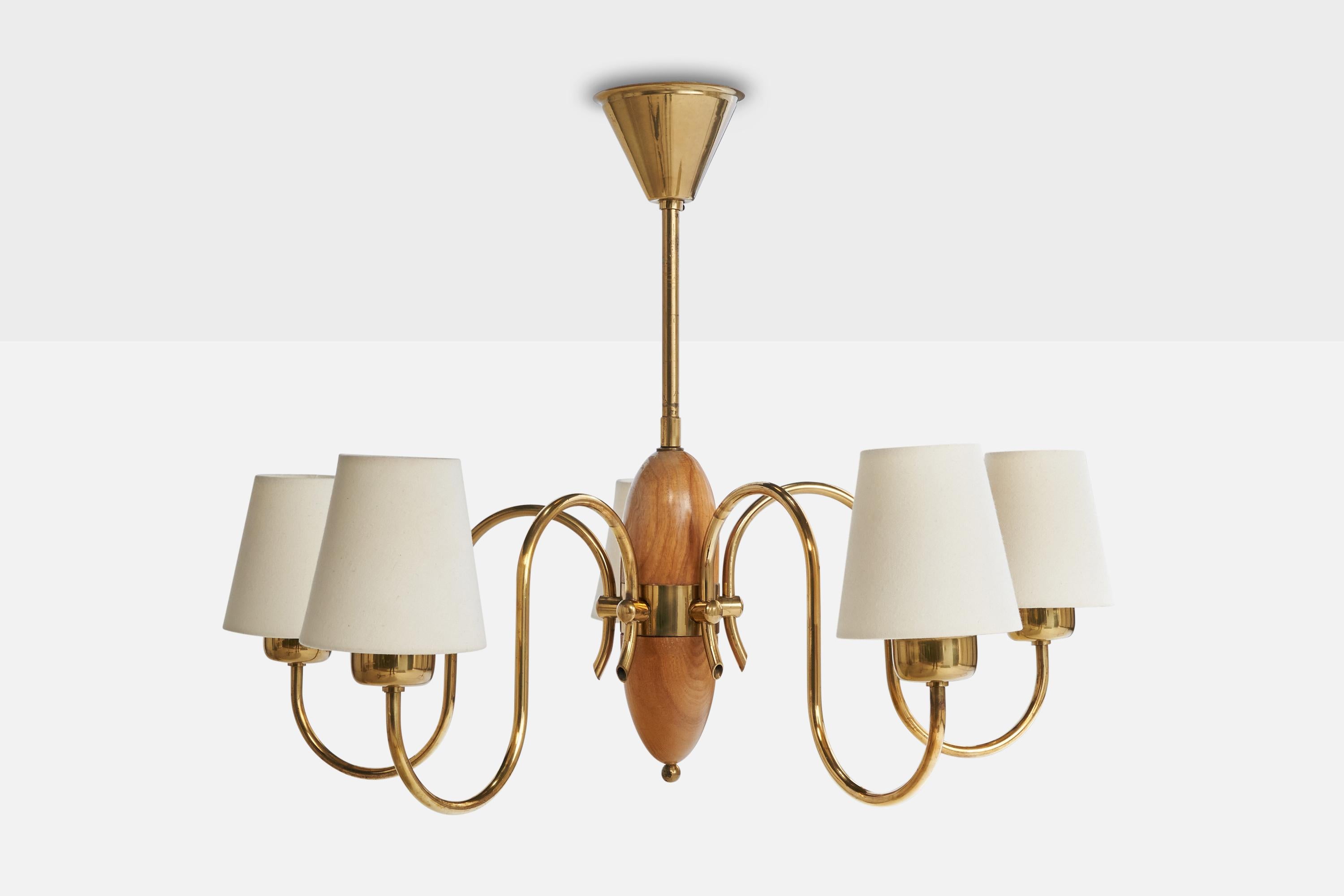 Scandinavo moderno Lampadario di design svedese, ottone, Oak, tessuto, Svezia, anni '40 in vendita