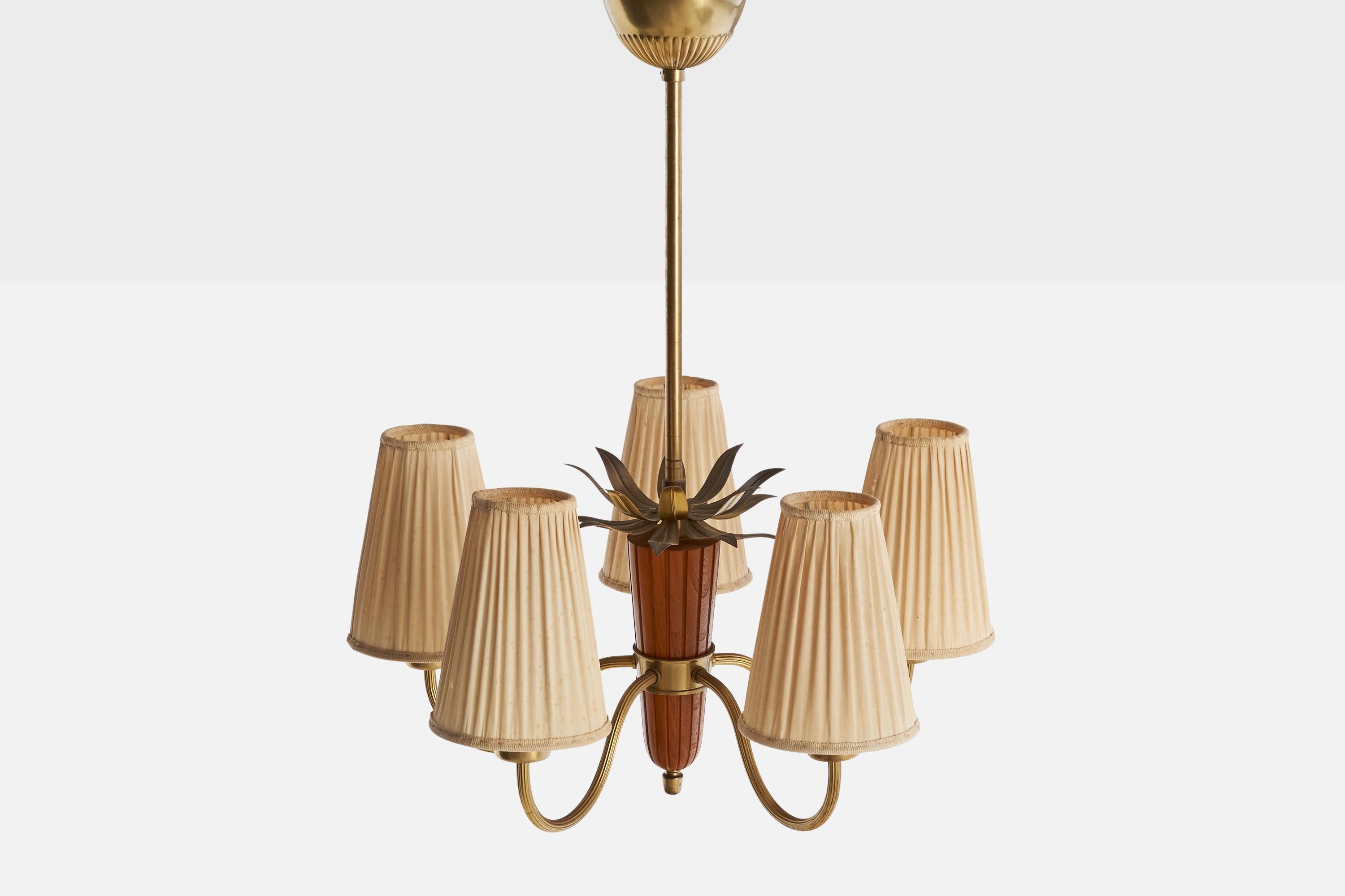 Svedese Lampadario di design svedese, ottone, Oak, tessuto, Svezia, anni '40 in vendita