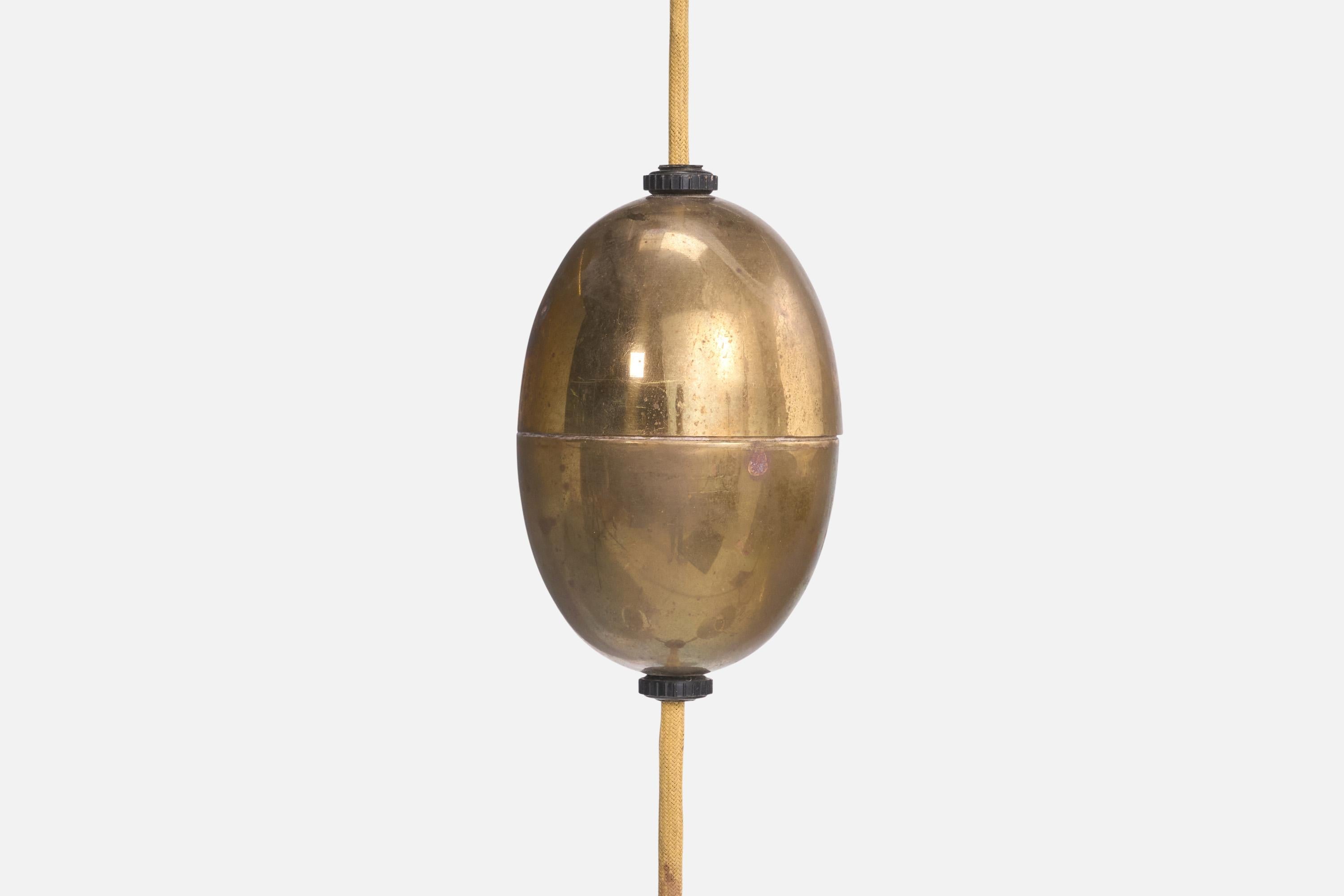 Lampadario di design svedese, ottone, Oak, tessuto, Svezia, anni '40 In condizioni buone in vendita a High Point, NC