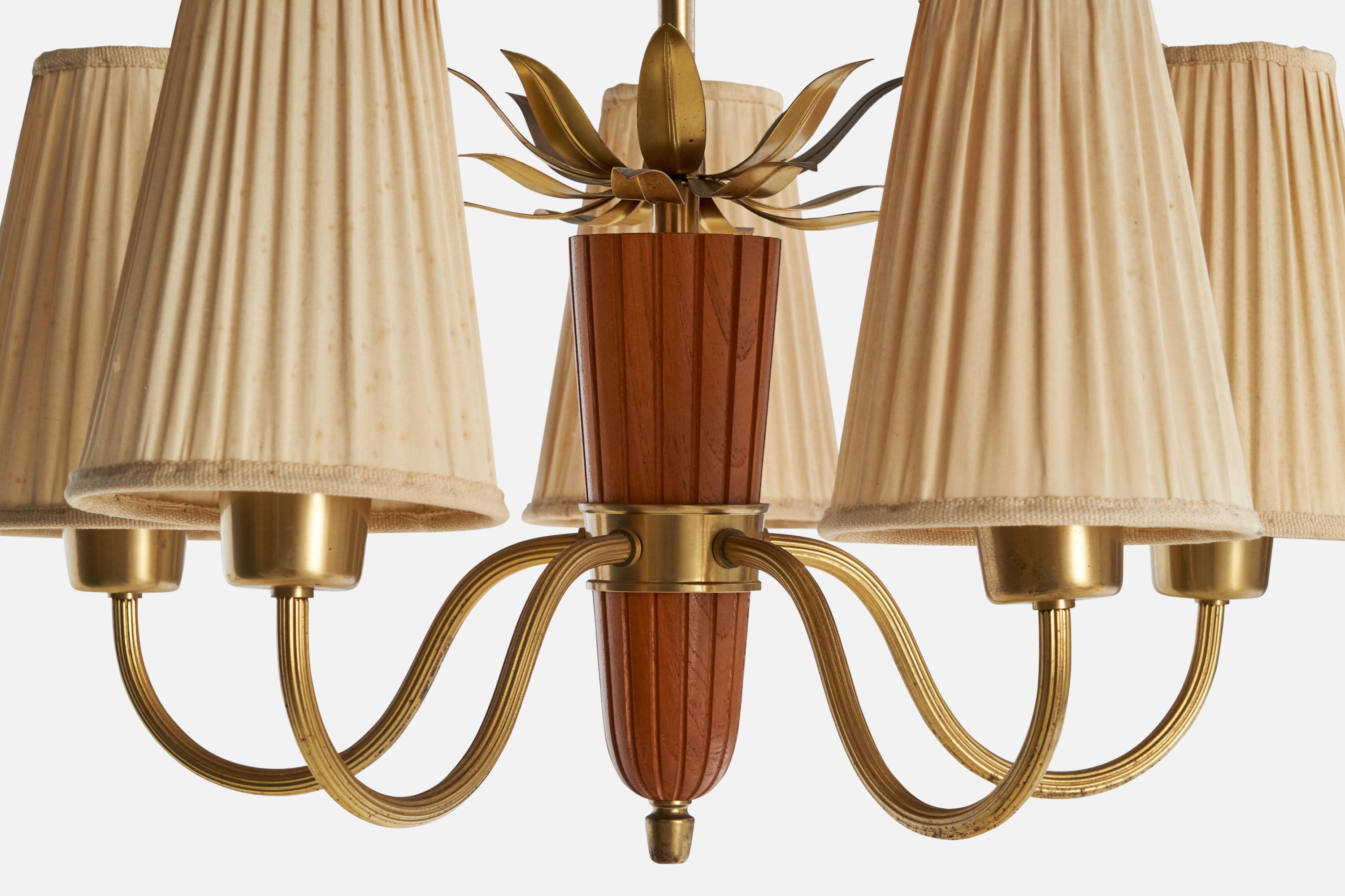 Ottone Lampadario di design svedese, ottone, Oak, tessuto, Svezia, anni '40 in vendita