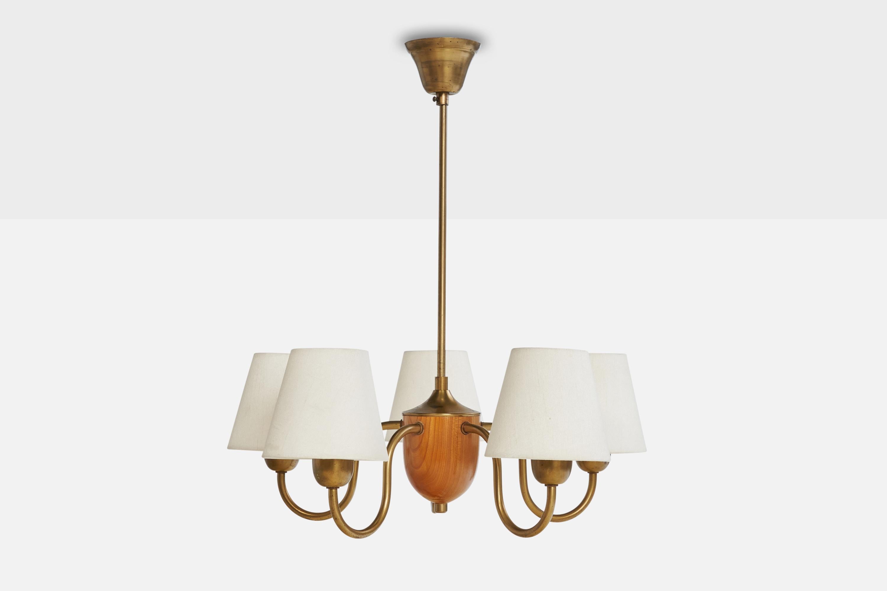 Scandinavo moderno Lampadario di design svedese, ottone, Oak, tessuto, Svezia, anni '1950 in vendita