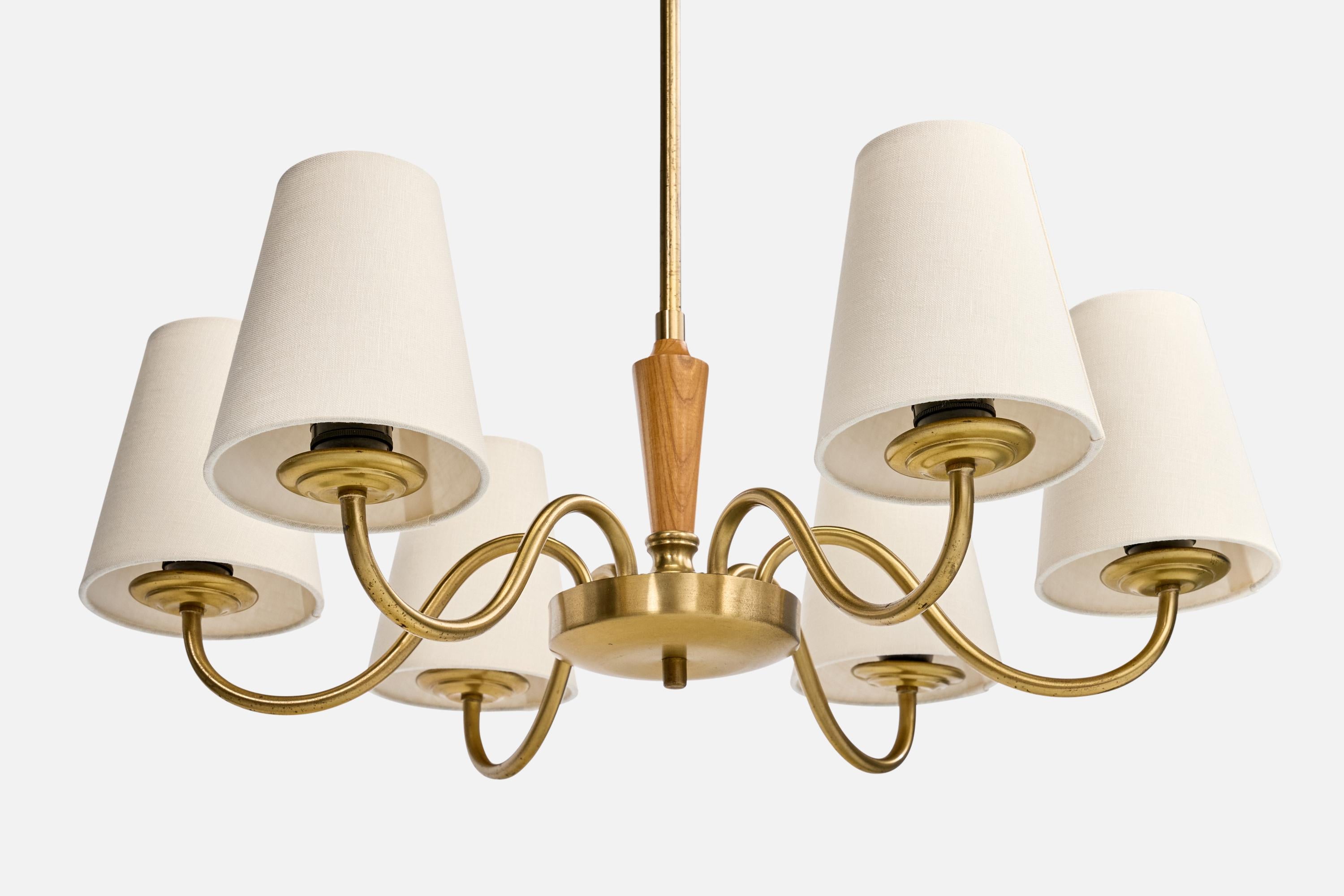 Lampadario di design svedese, ottone, Oak, tessuto, Svezia, anni '1950 In condizioni buone in vendita a High Point, NC