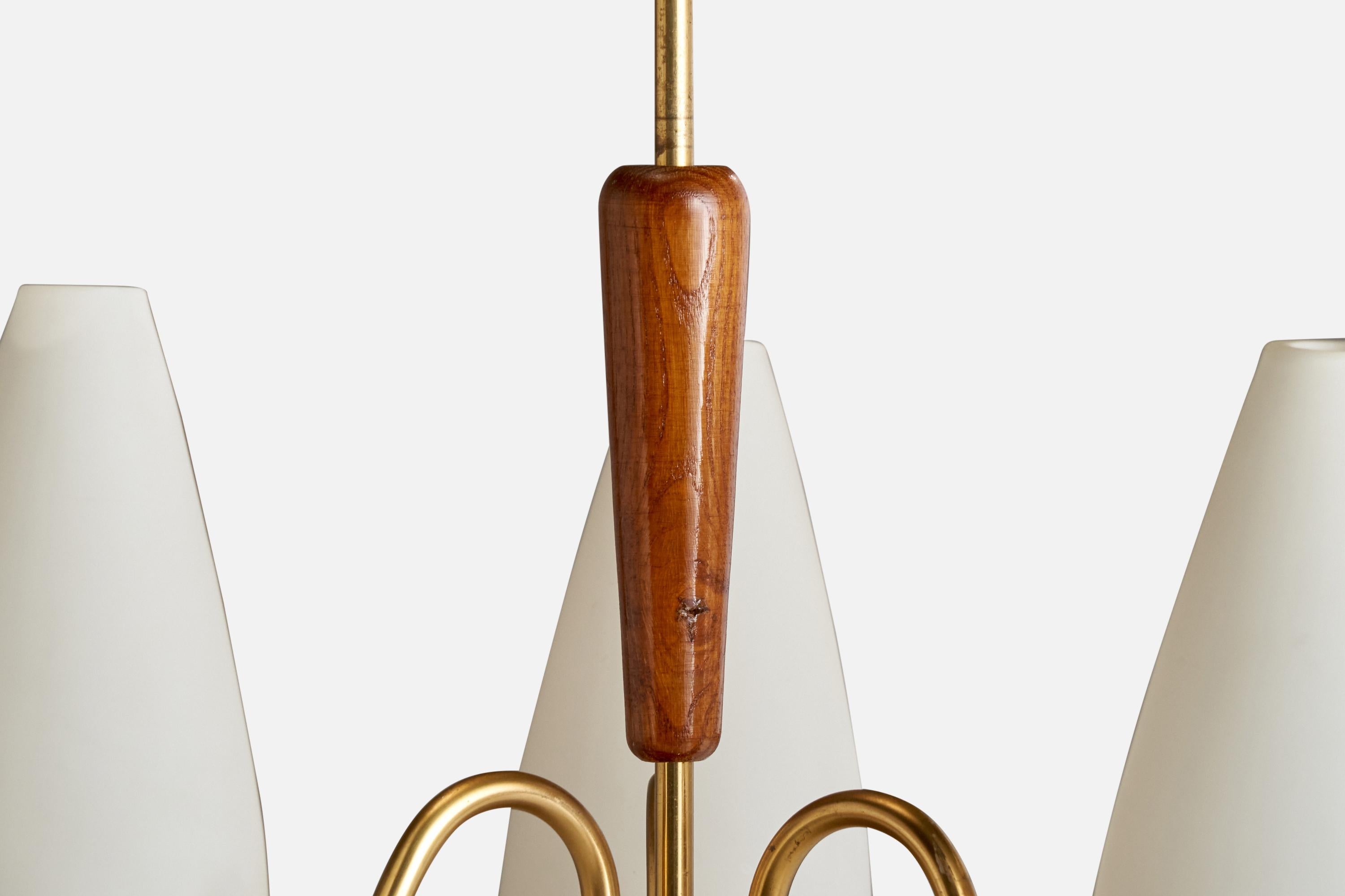 Designer suédois, lustre, laiton, Oak, verre, Suède, années 1940 en vente 1