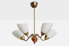 Schwedischer Designer, Kronleuchter, Messing, Eiche, Glas, Schweden, 1950er Jahre