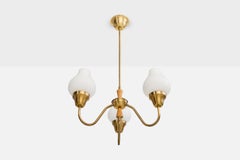 Lampadario di design svedese, ottone, quercia, vetro, Svezia, anni '1950