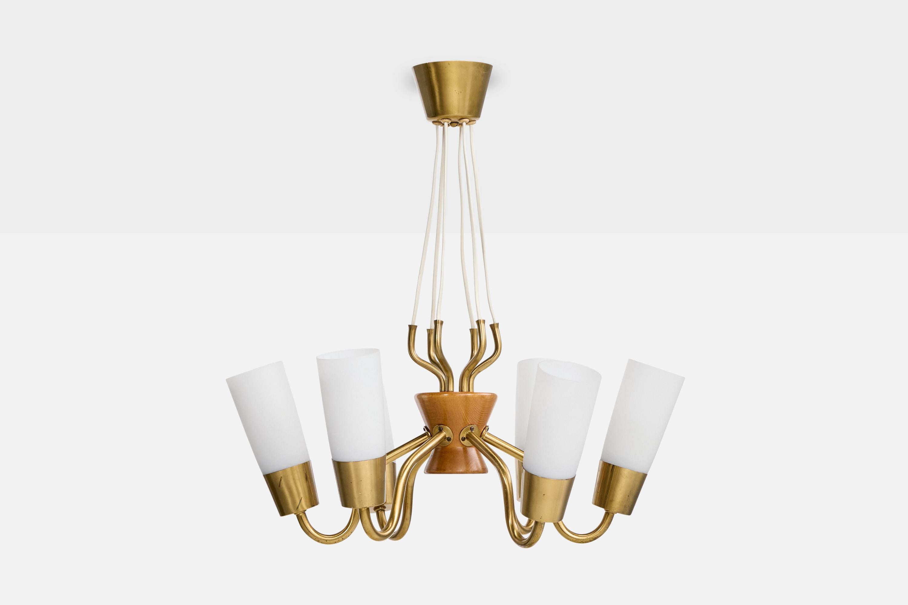 Mid-Century moderno Lampadario di design svedese, ottone, quercia, vetro, Svezia, anni '1950 in vendita