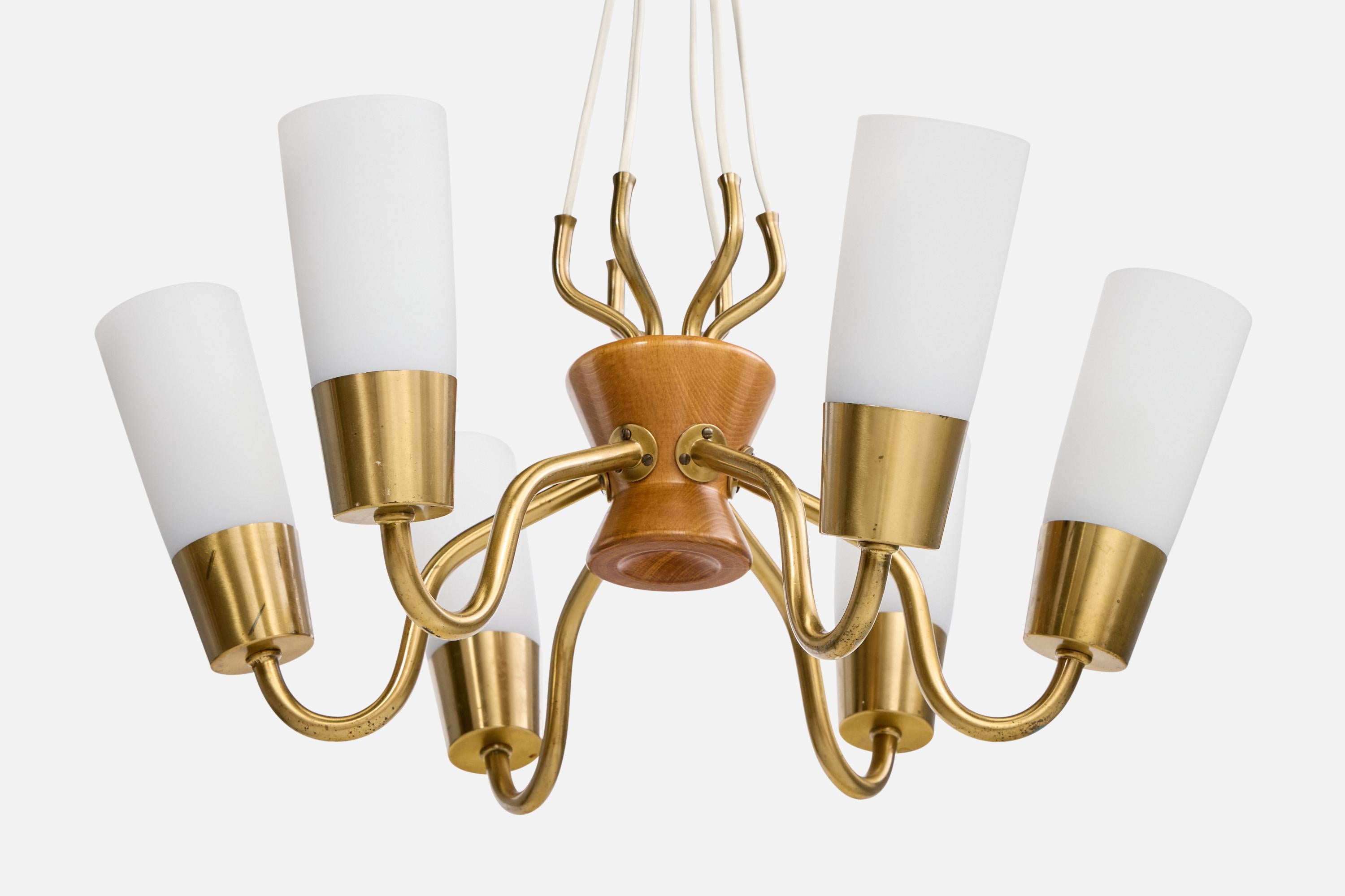 Lampadario di design svedese, ottone, quercia, vetro, Svezia, anni '1950 In condizioni buone in vendita a High Point, NC