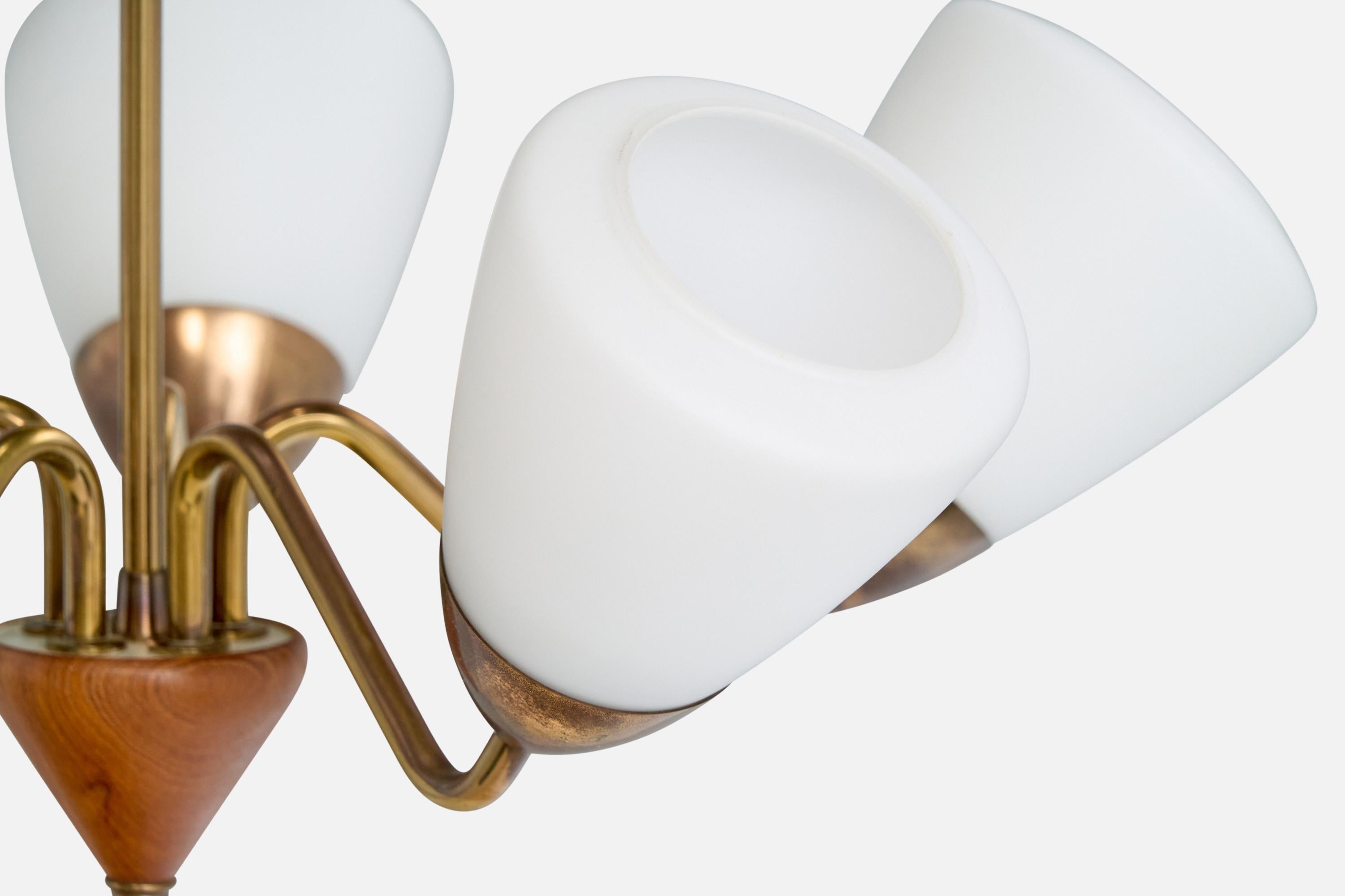Lampadario di design svedese, ottone, quercia, vetro, Svezia, anni '1950 in vendita 2