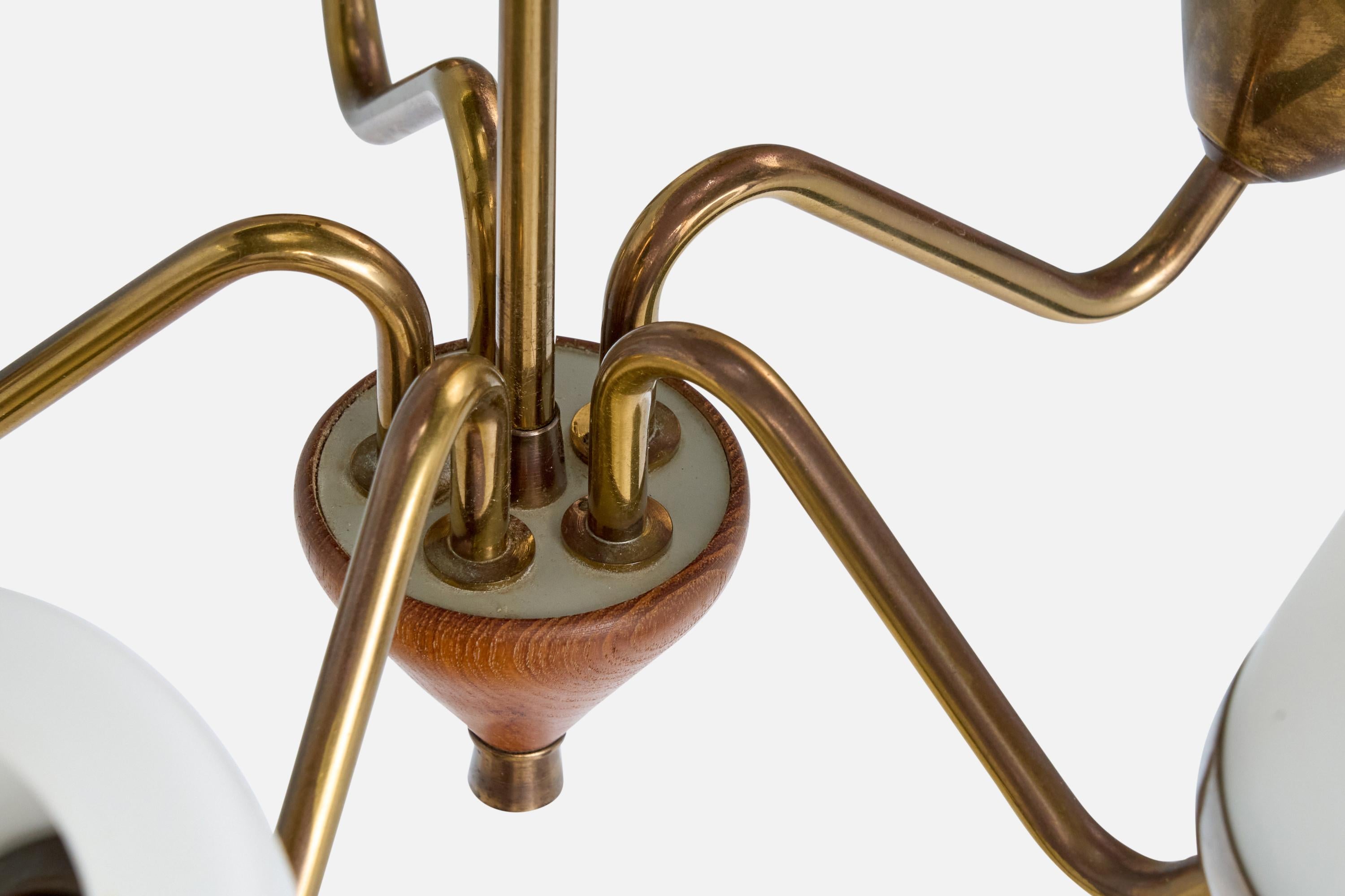 Lampadario di design svedese, ottone, quercia, vetro, Svezia, anni '1950 in vendita 3