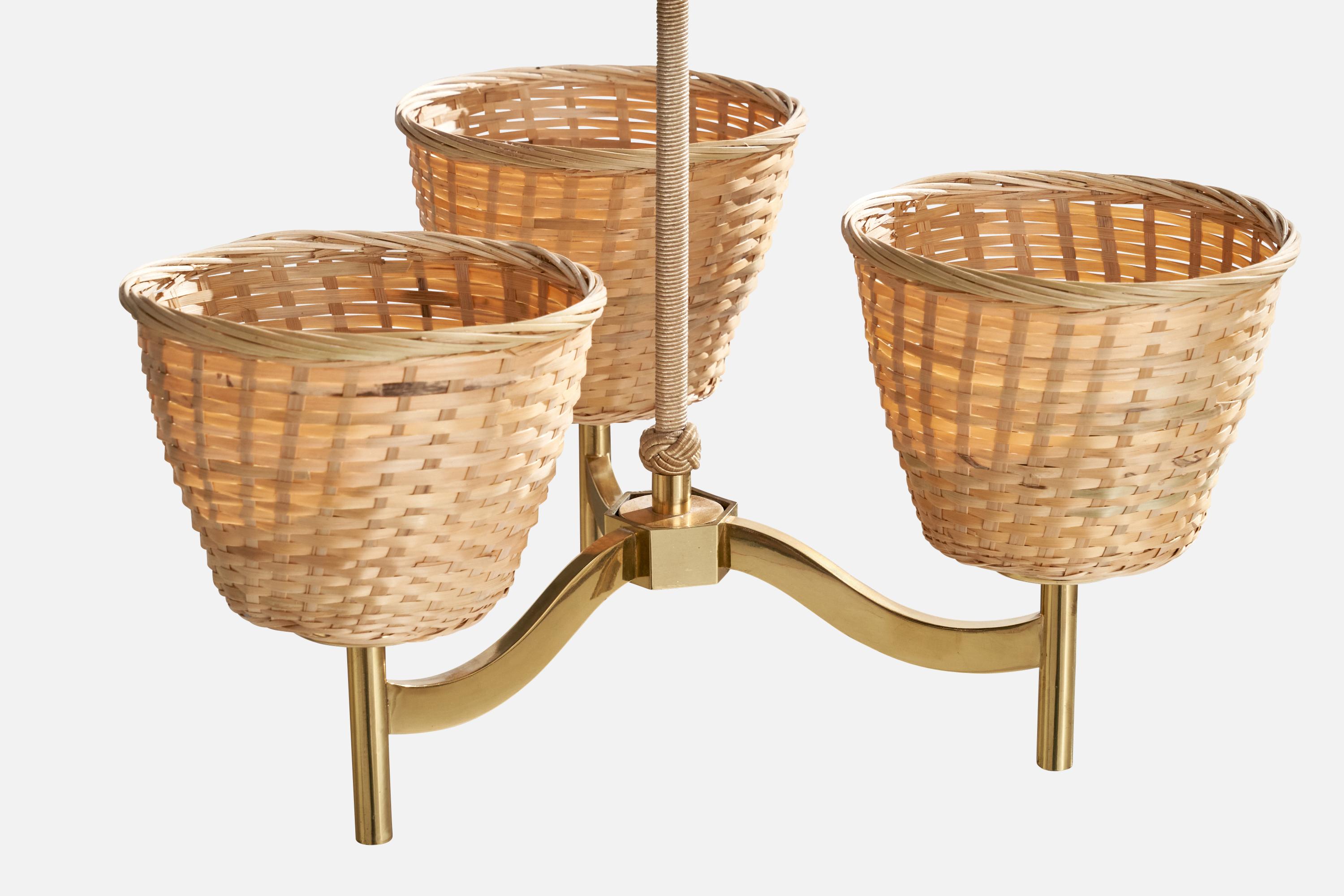 Lampadario di design svedese, ottone, rattan, tessuto, Svezia, anni '50 In condizioni buone in vendita a High Point, NC